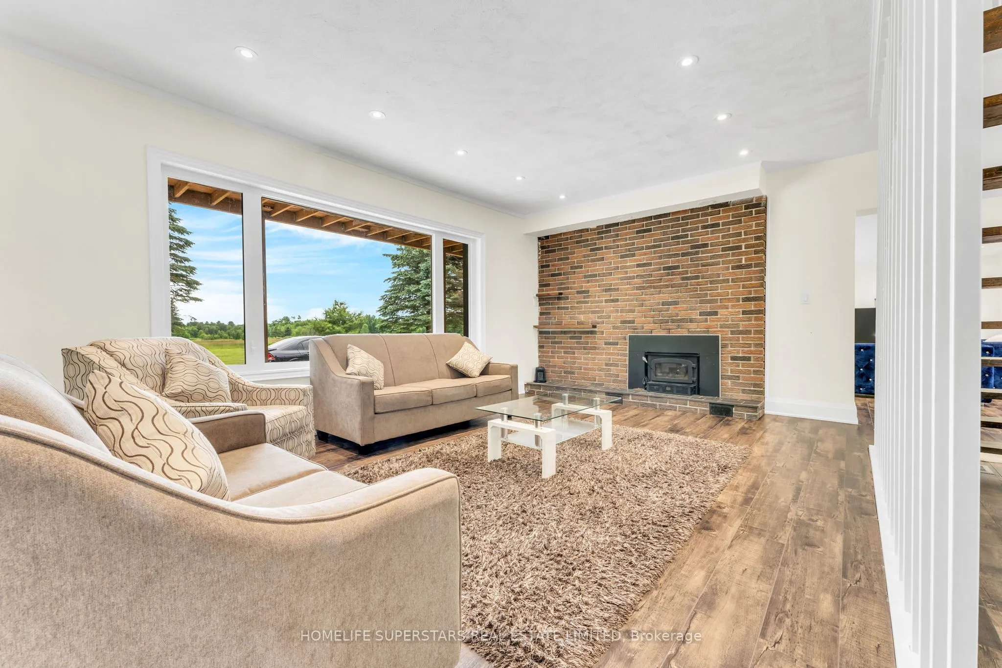 689 Northline Road