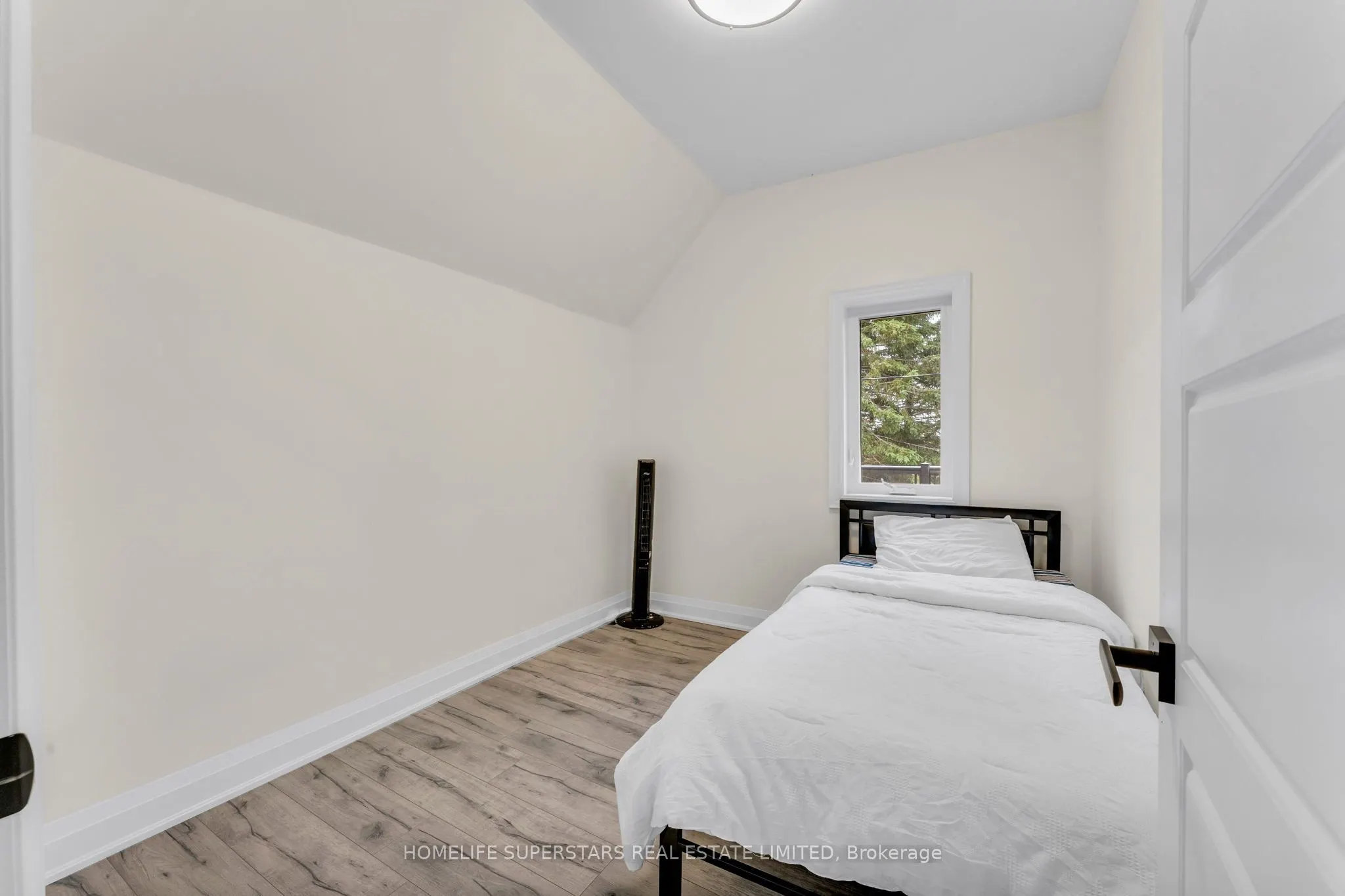 689 Northline Road