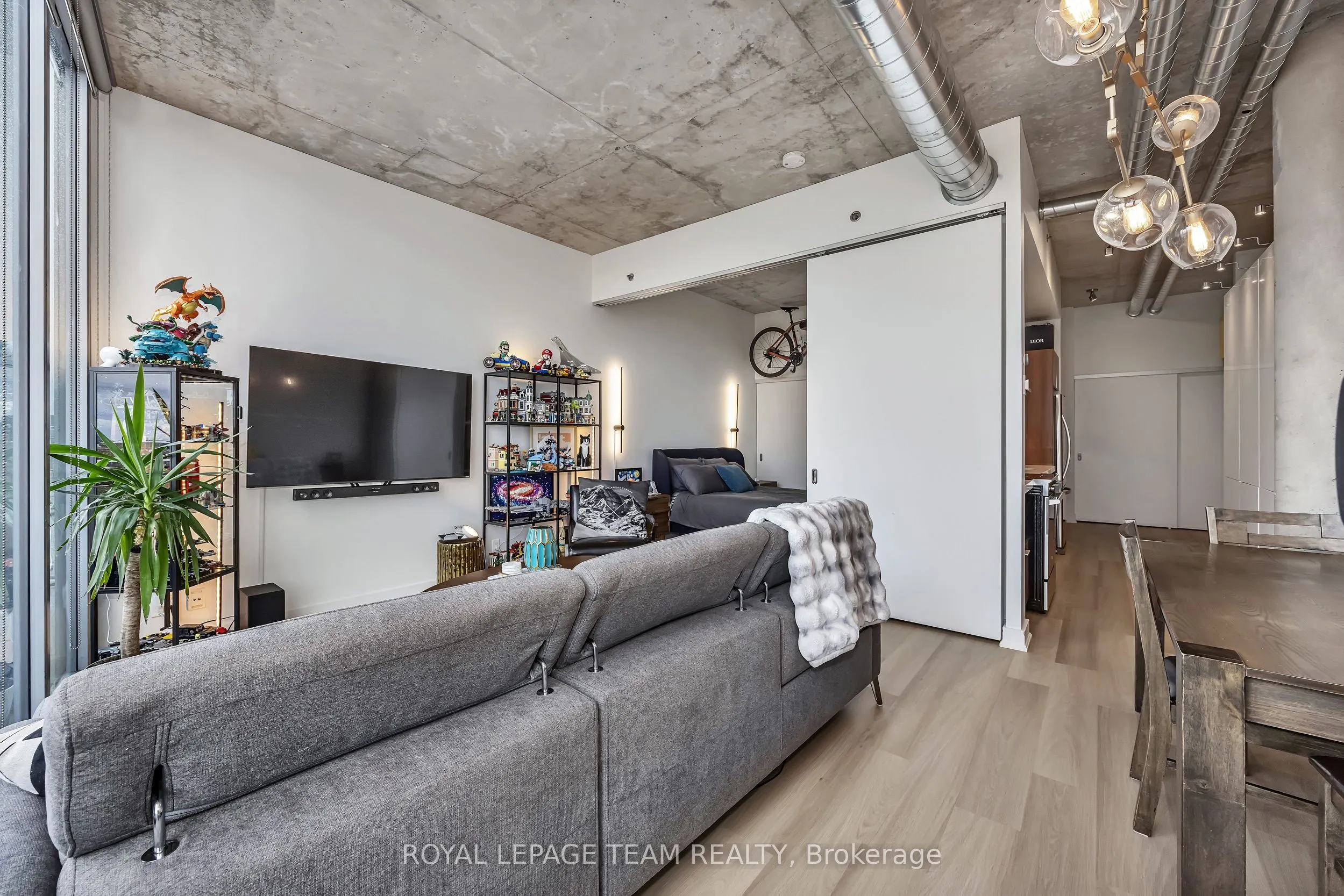 360 Mcleod Street #905