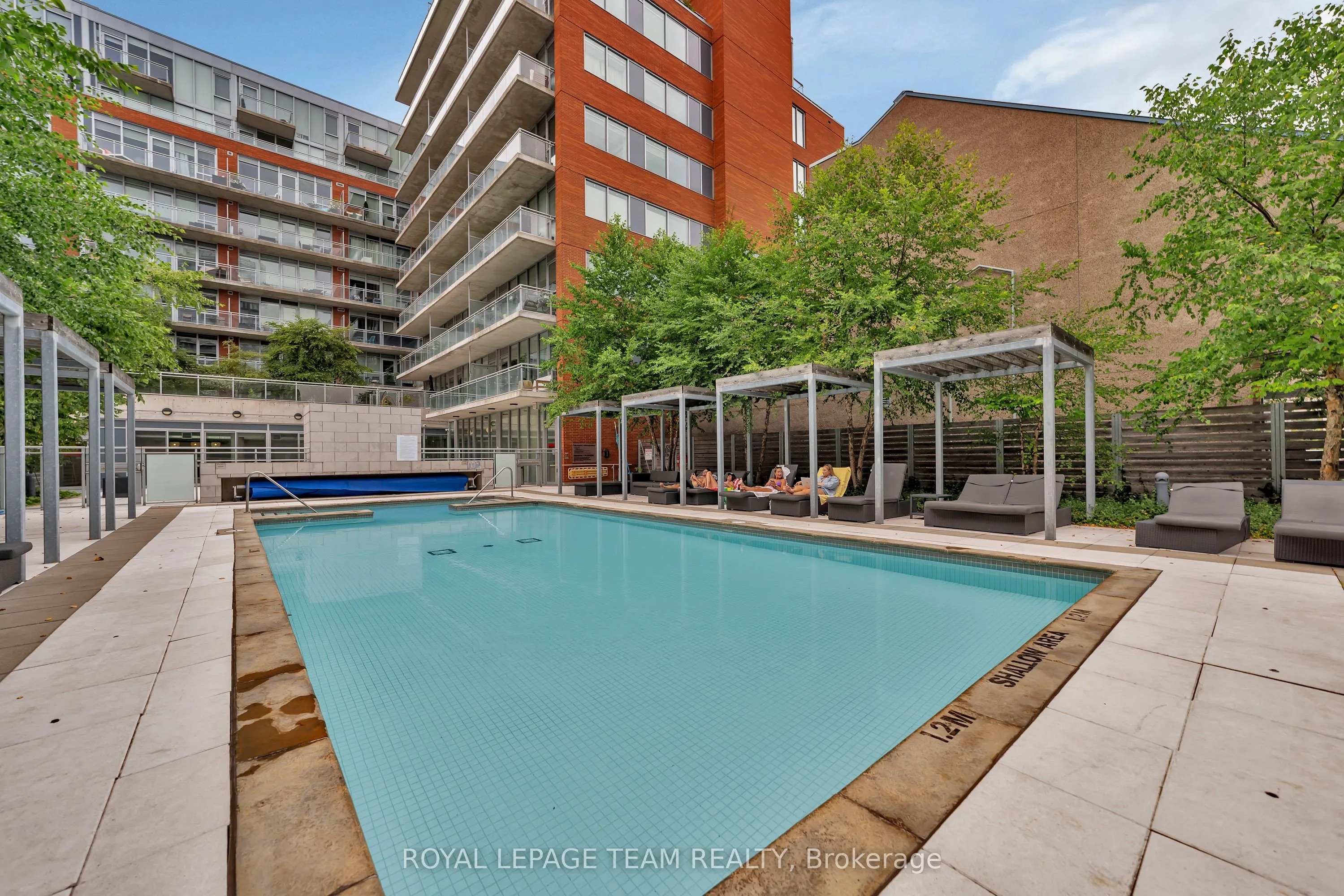 360 Mcleod Street #905
