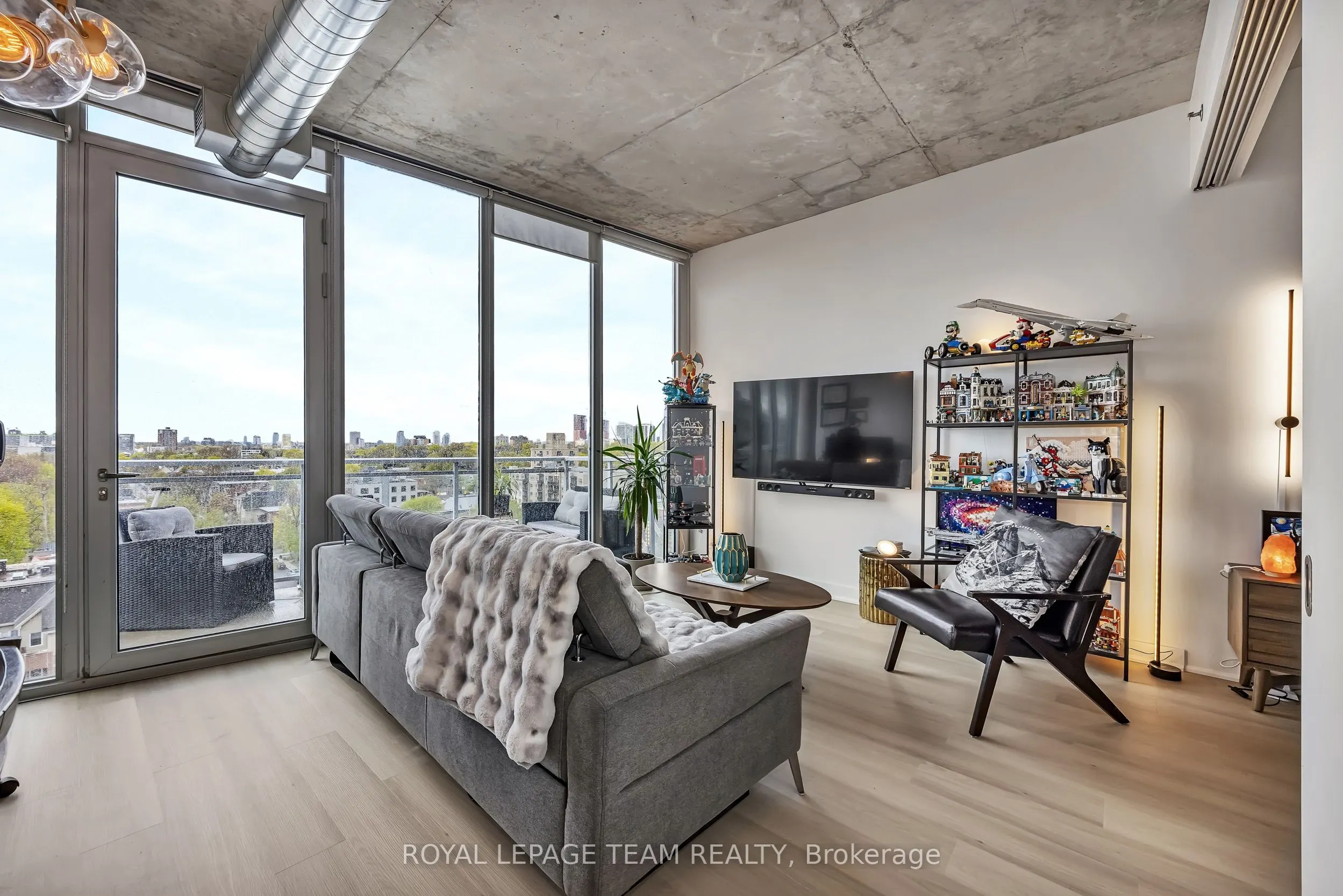 360 Mcleod Street #905
