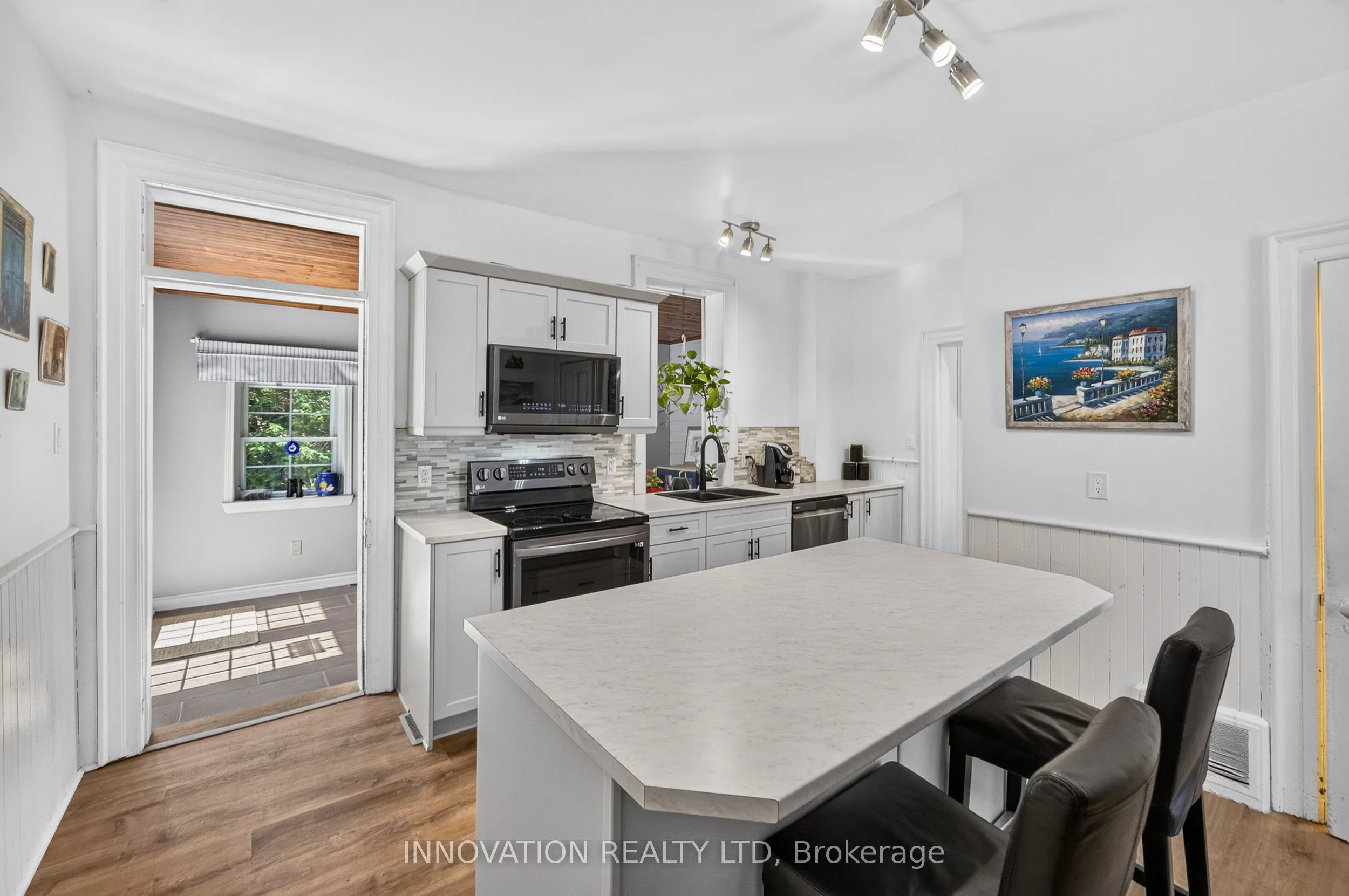 58 Lake Avenue E