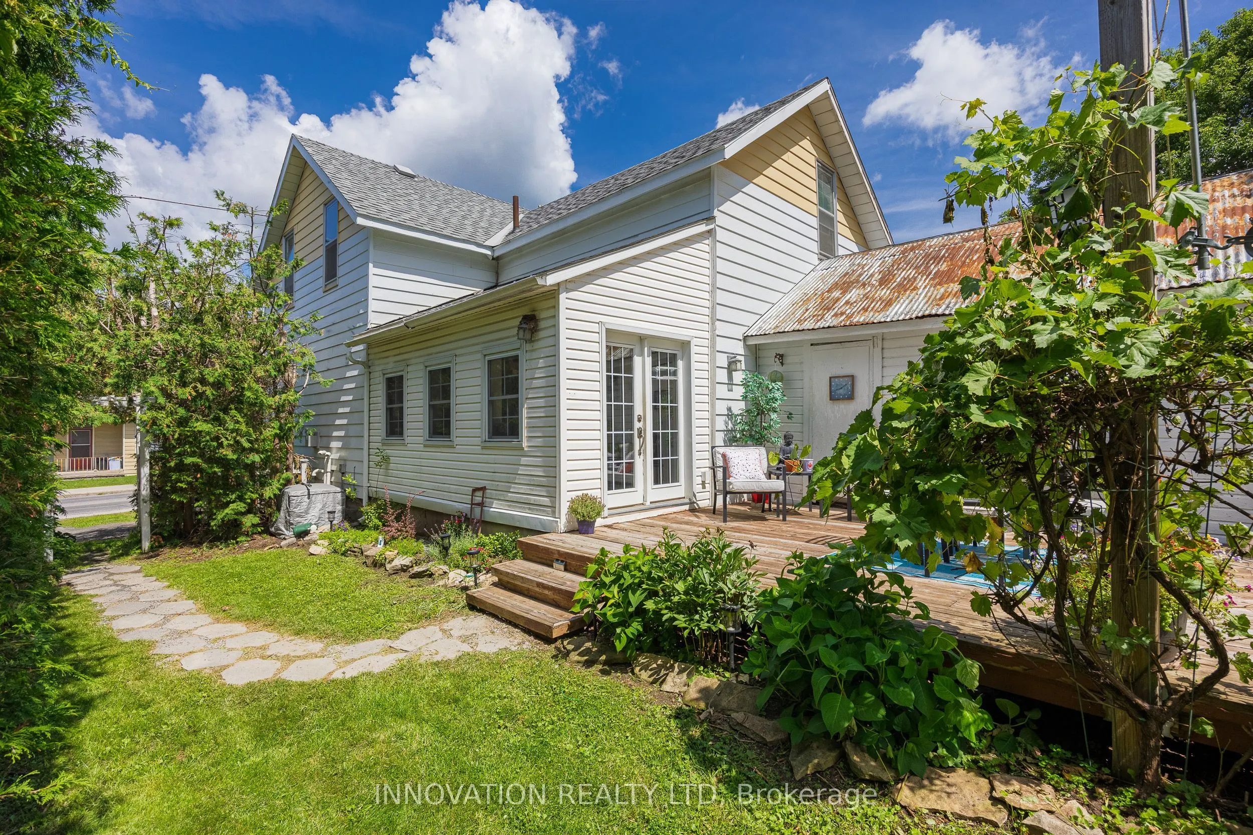 58 Lake Avenue E