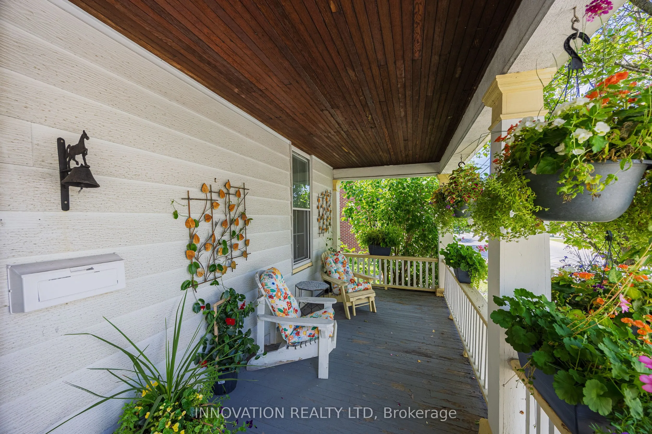 58 Lake Avenue E
