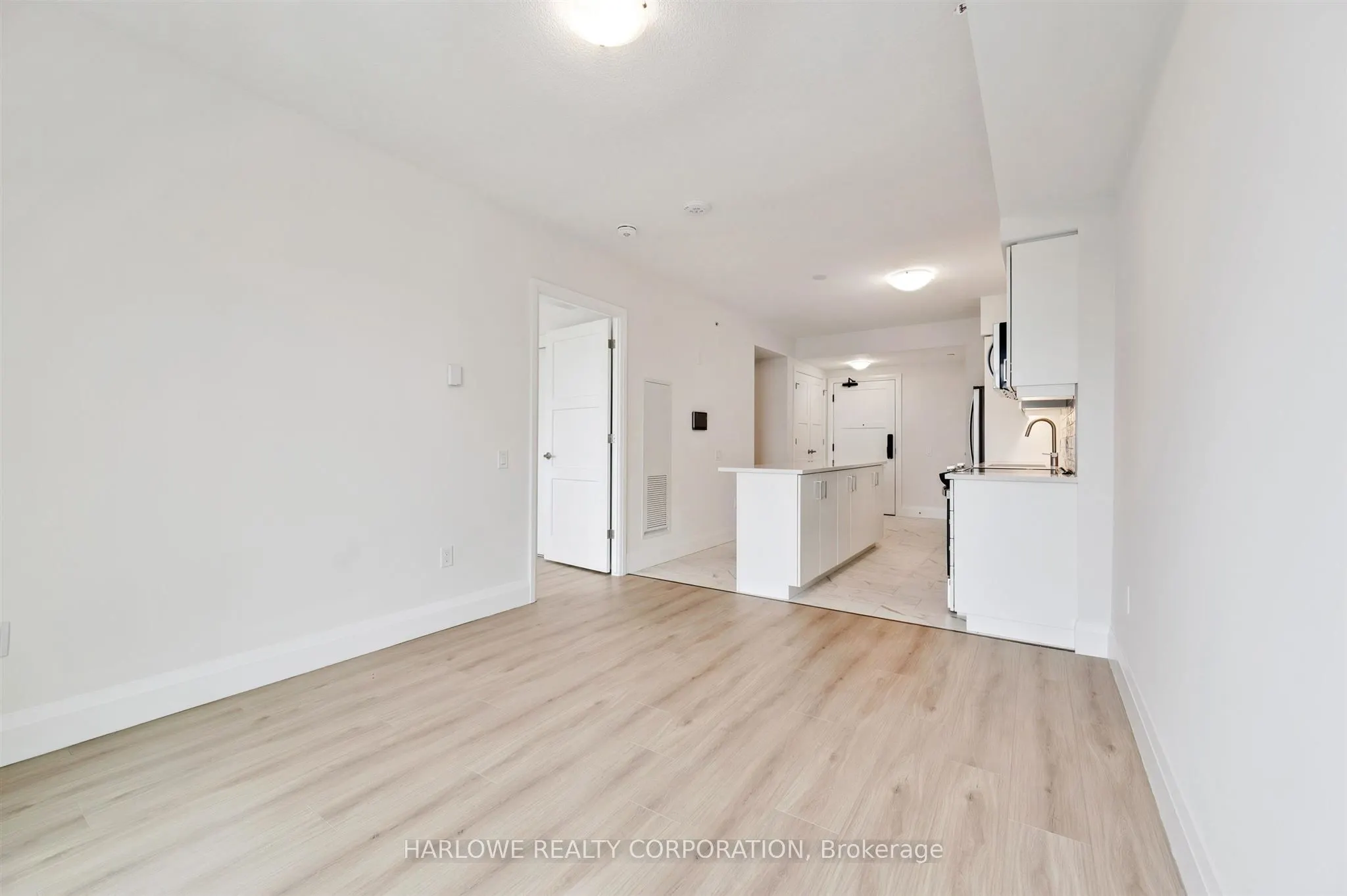 93 Arthur Street S #805
