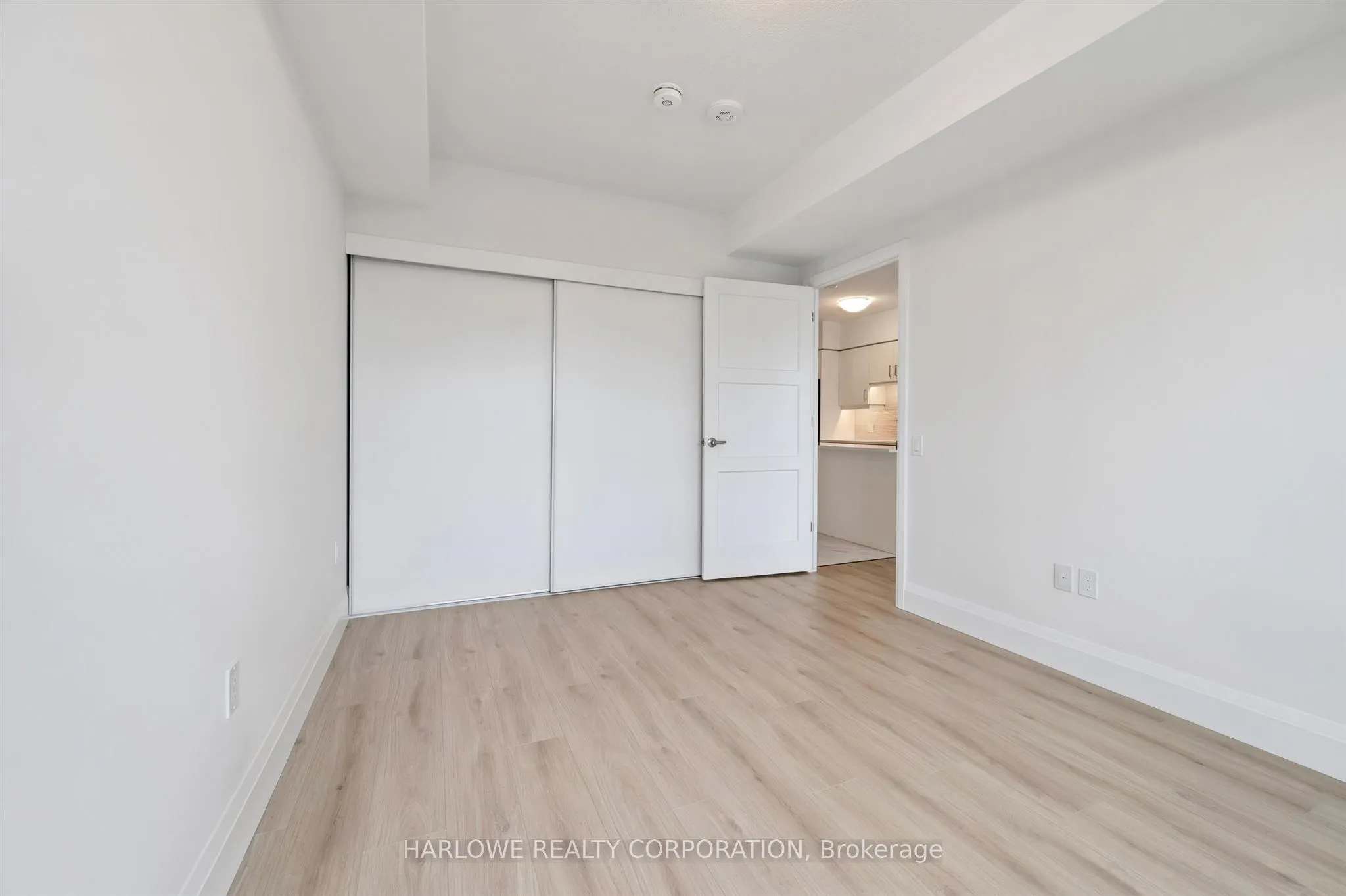 93 Arthur Street S #805