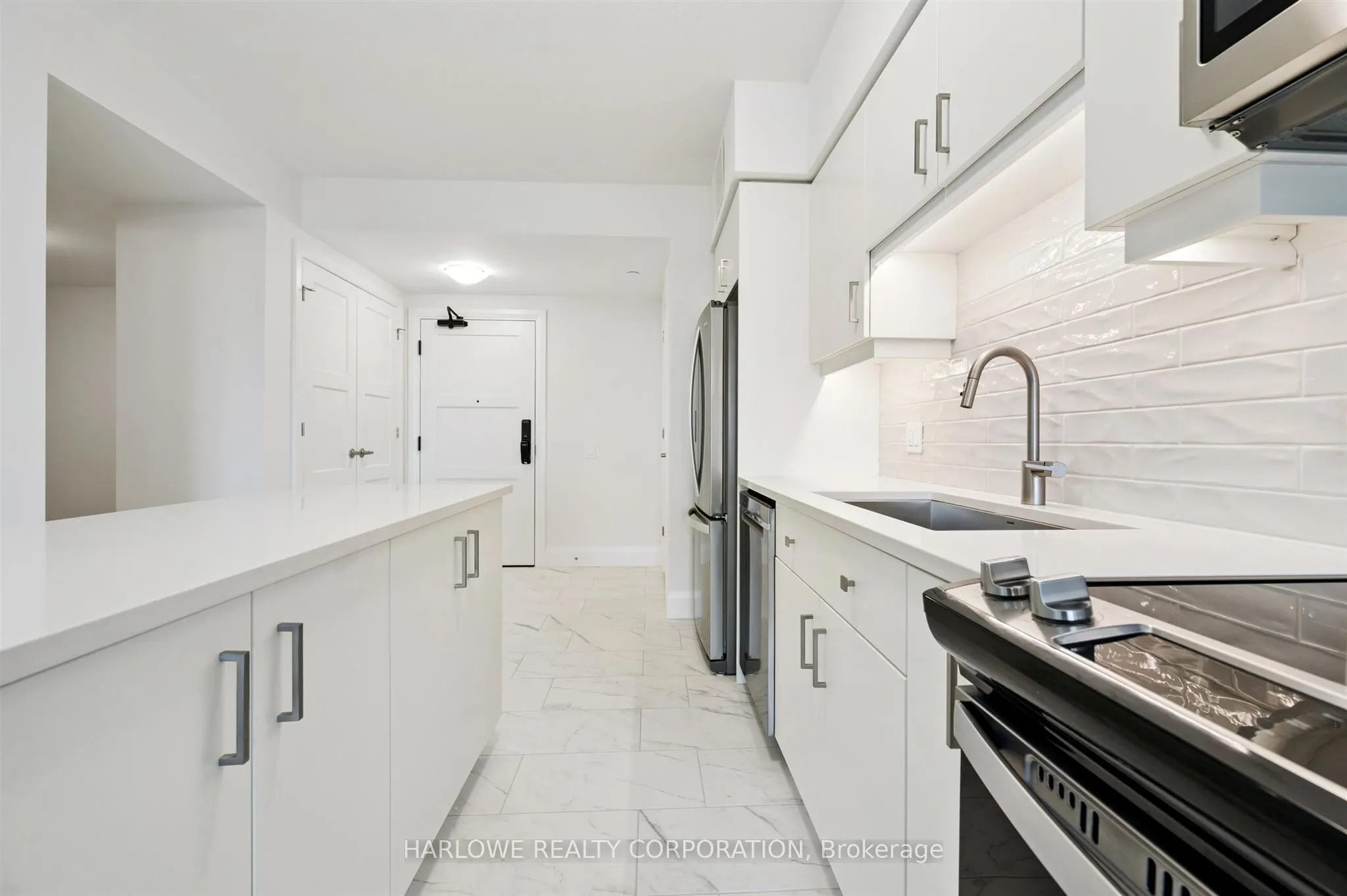 93 Arthur Street S #805