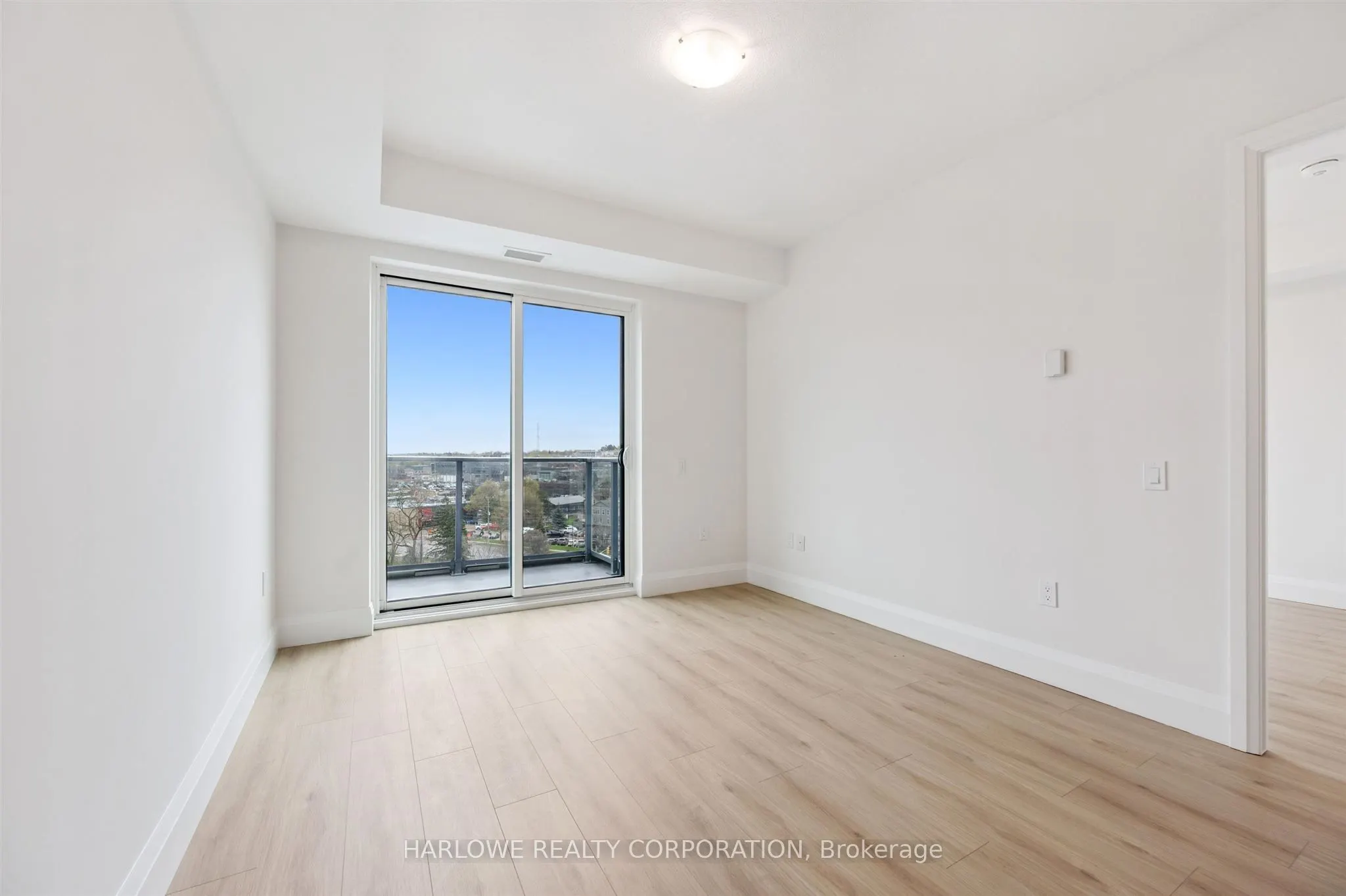 93 Arthur Street S #805