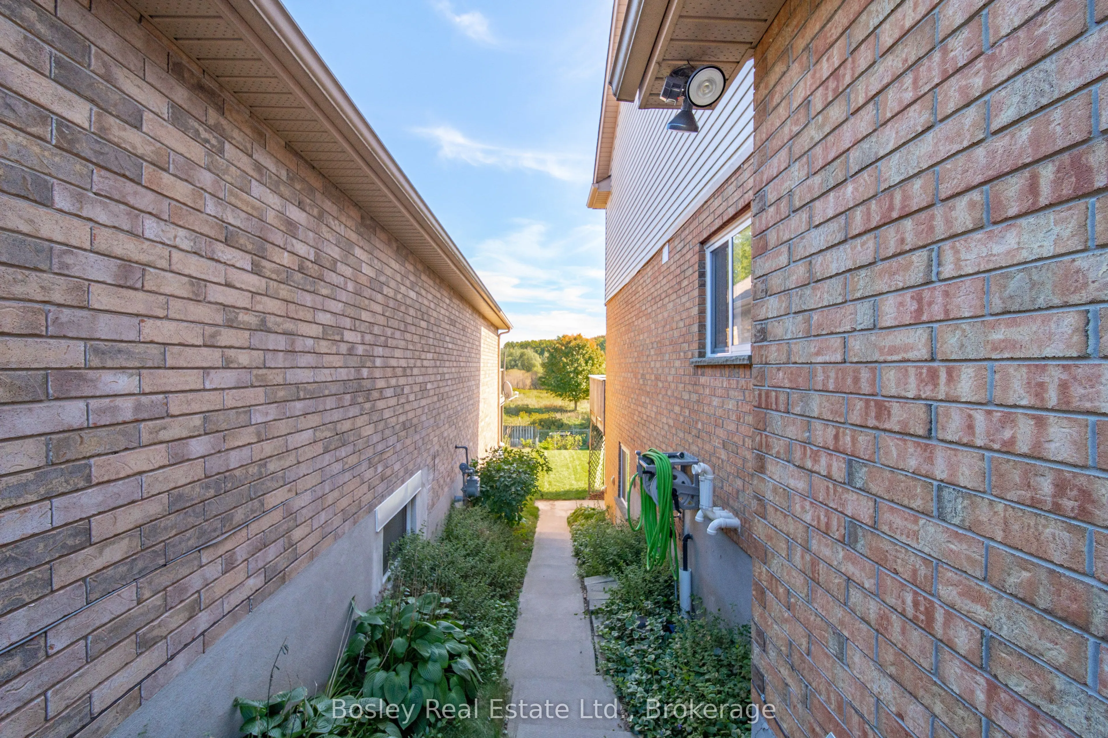 69 Southcreek Trail #Lower