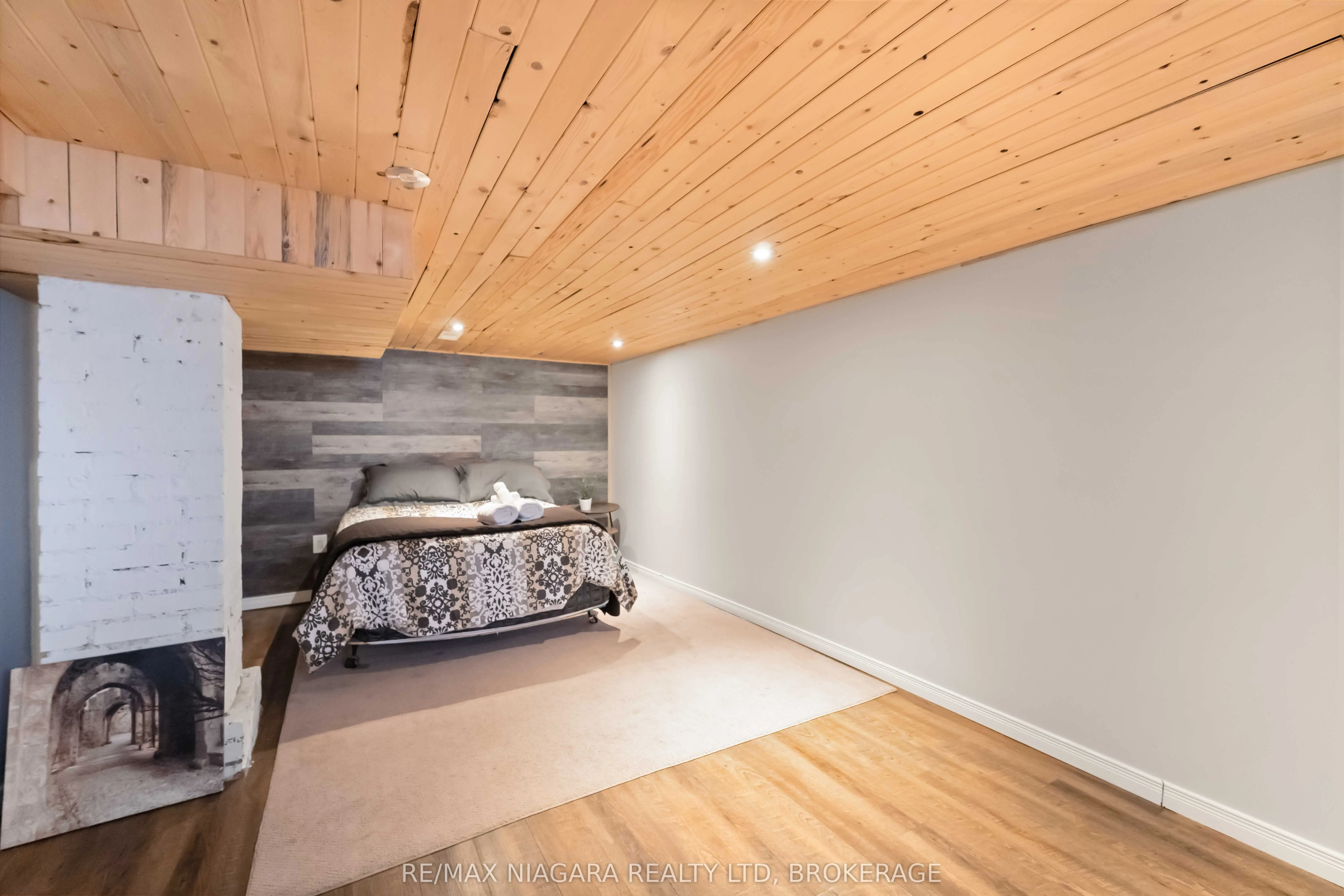 1459 Niagara Stone Road