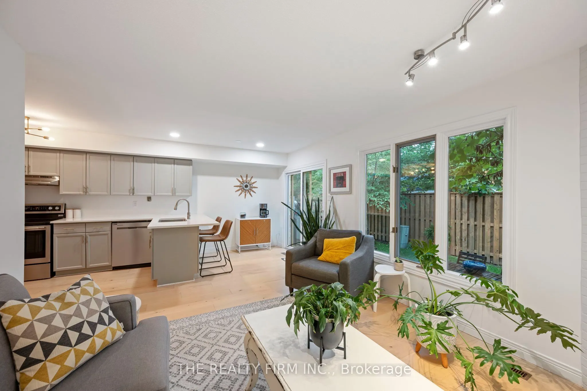 810 Maitland Street #12