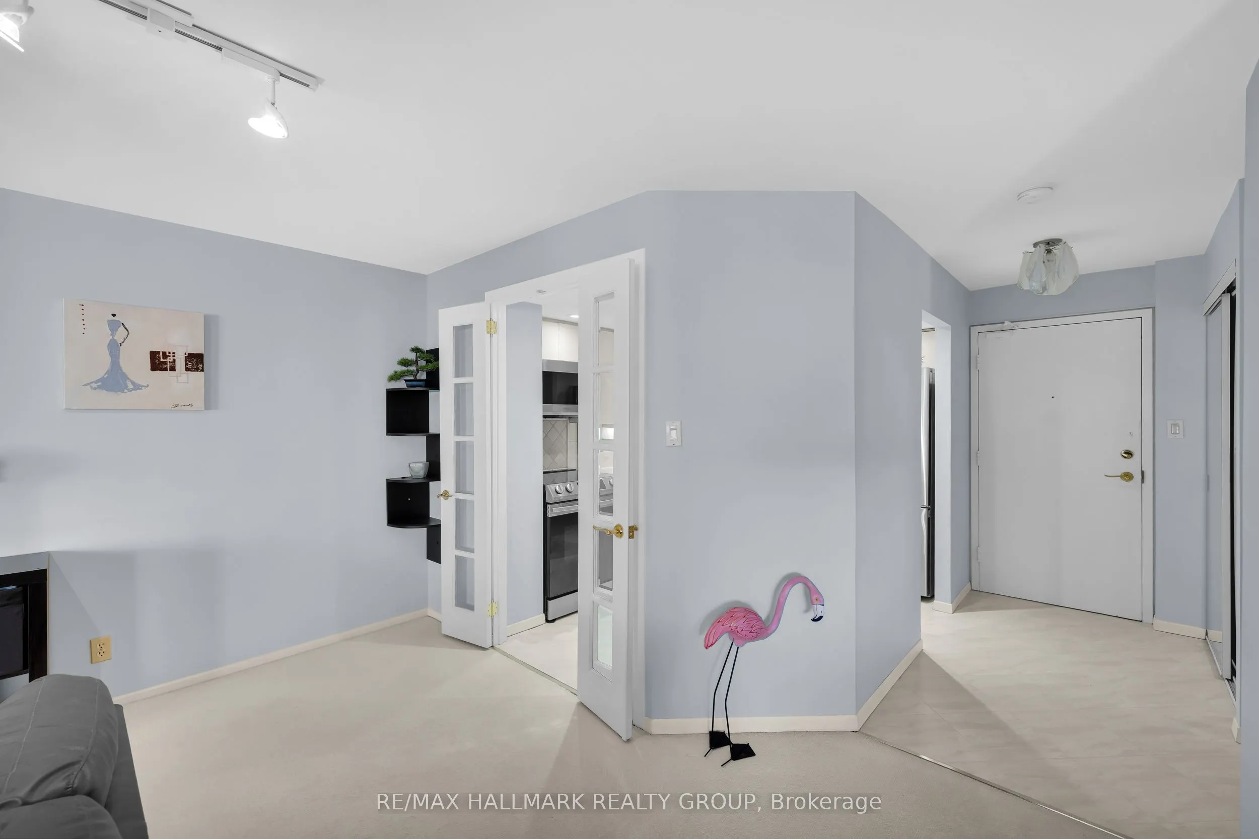 151 Bay Street #810
