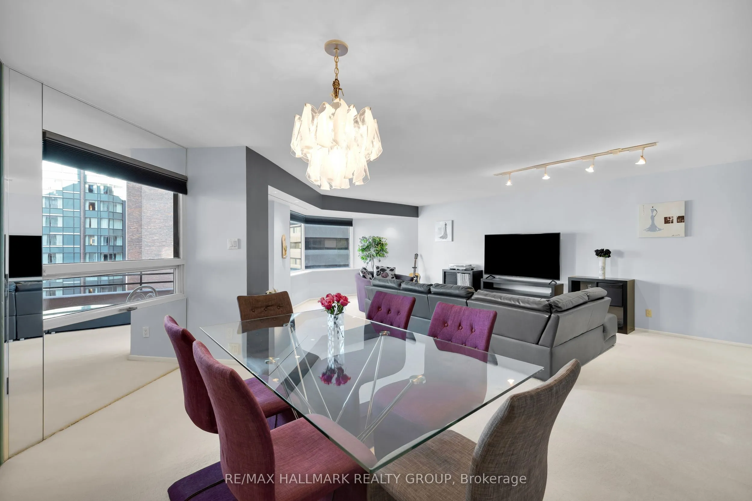 151 Bay Street #810