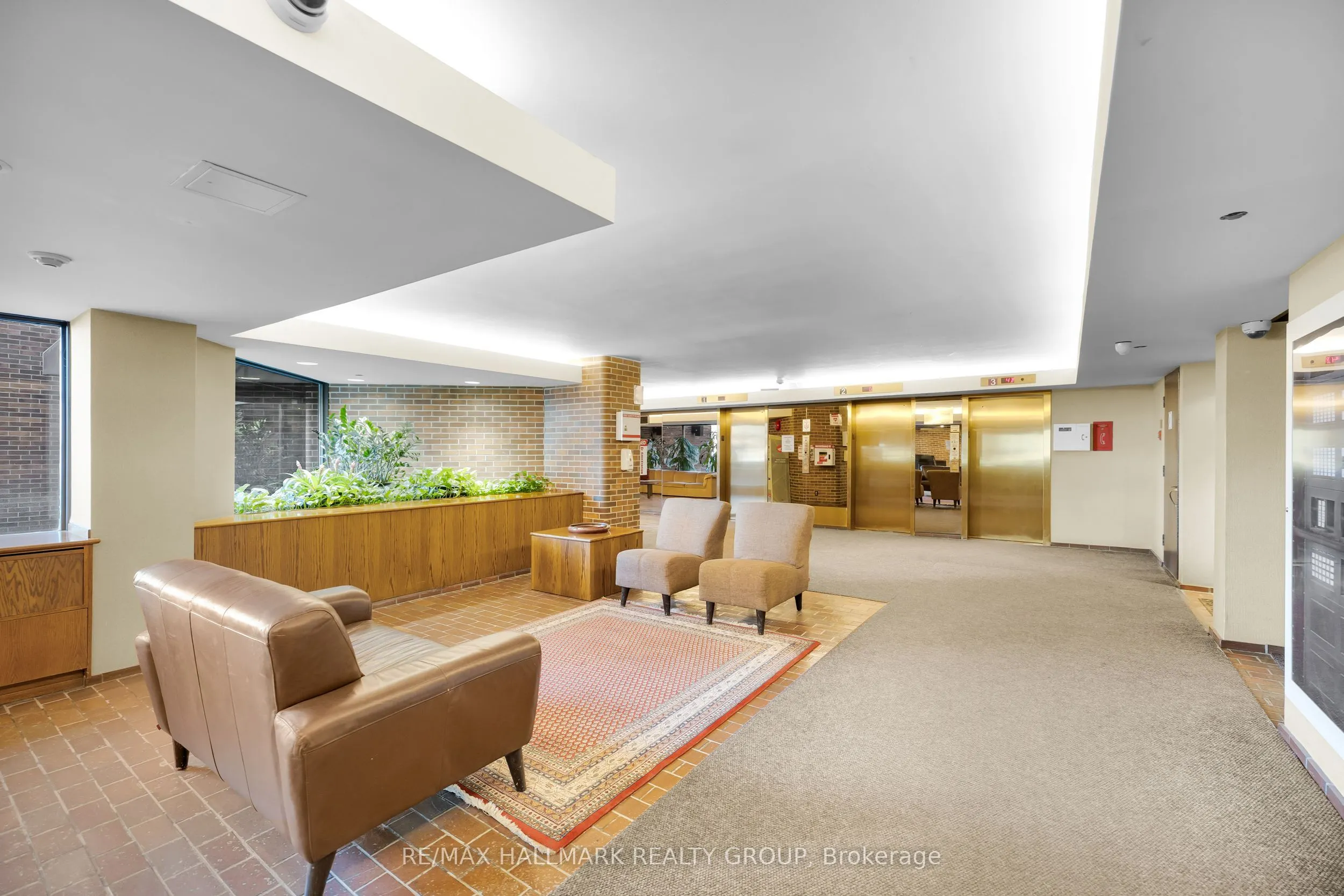151 Bay Street #810