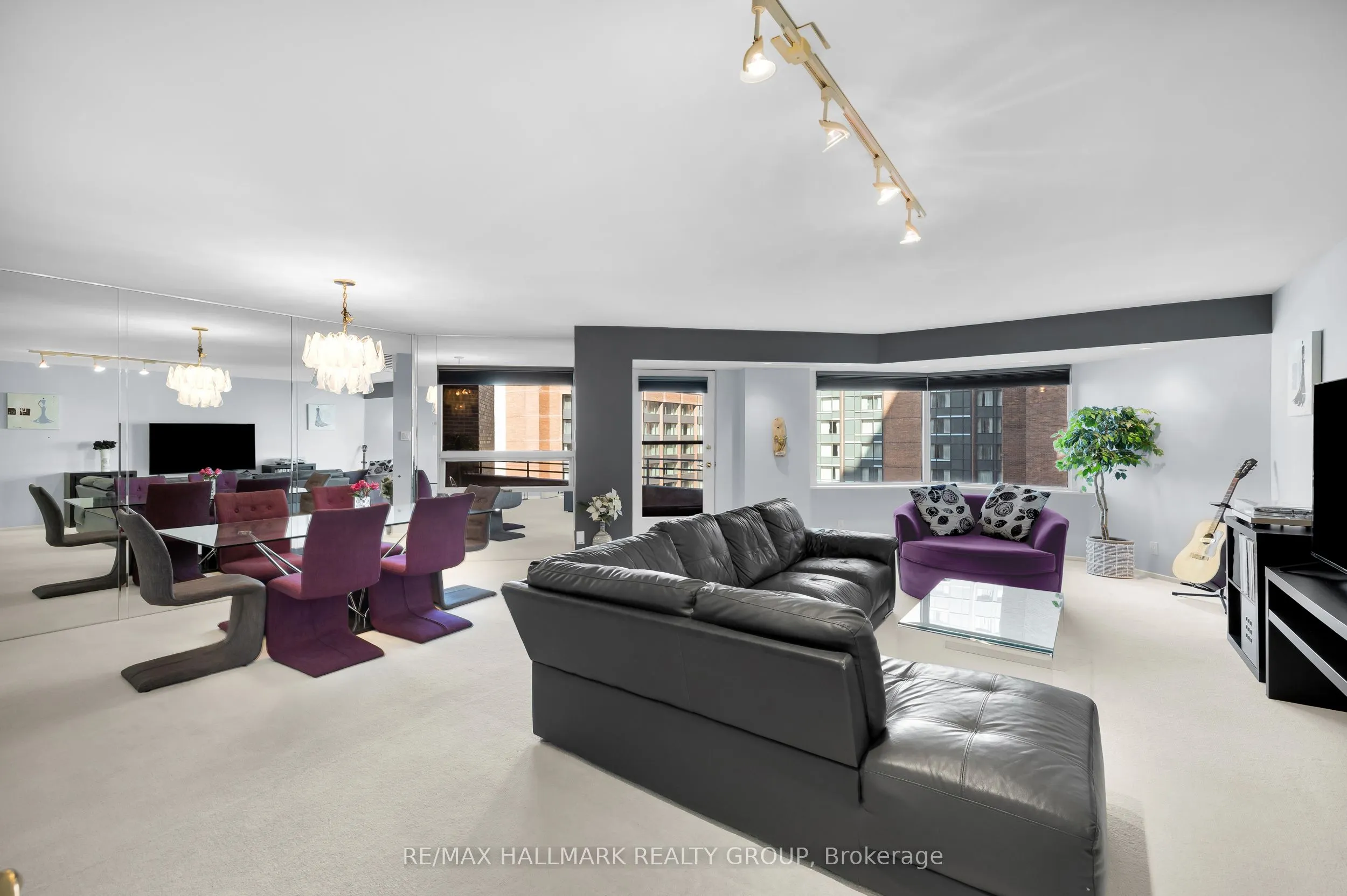 151 Bay Street #810