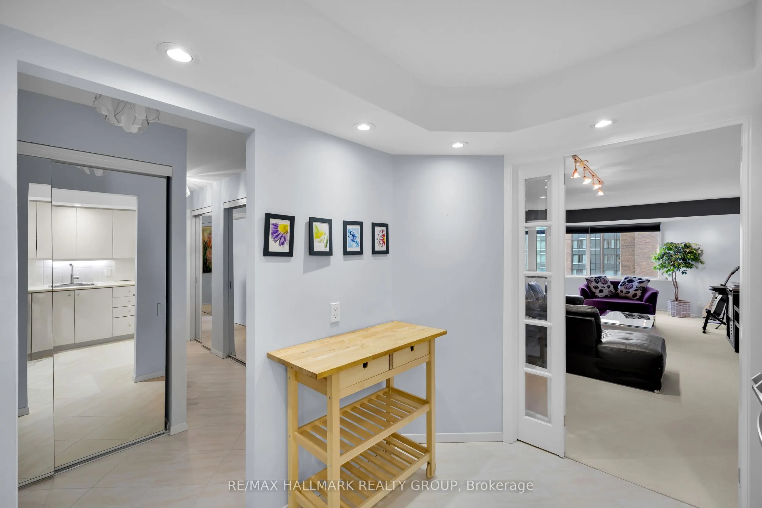 151 Bay Street #810