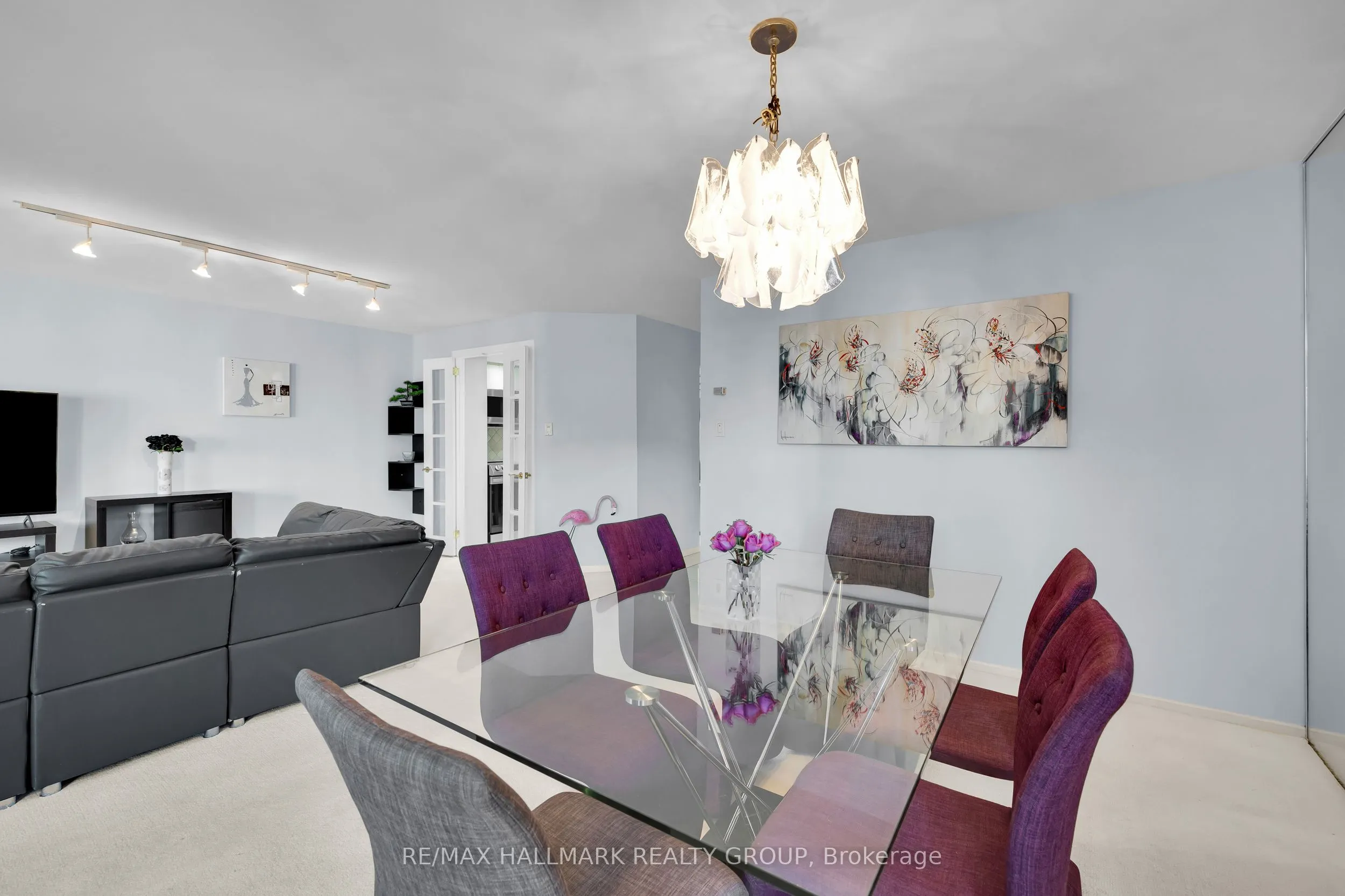 151 Bay Street #810