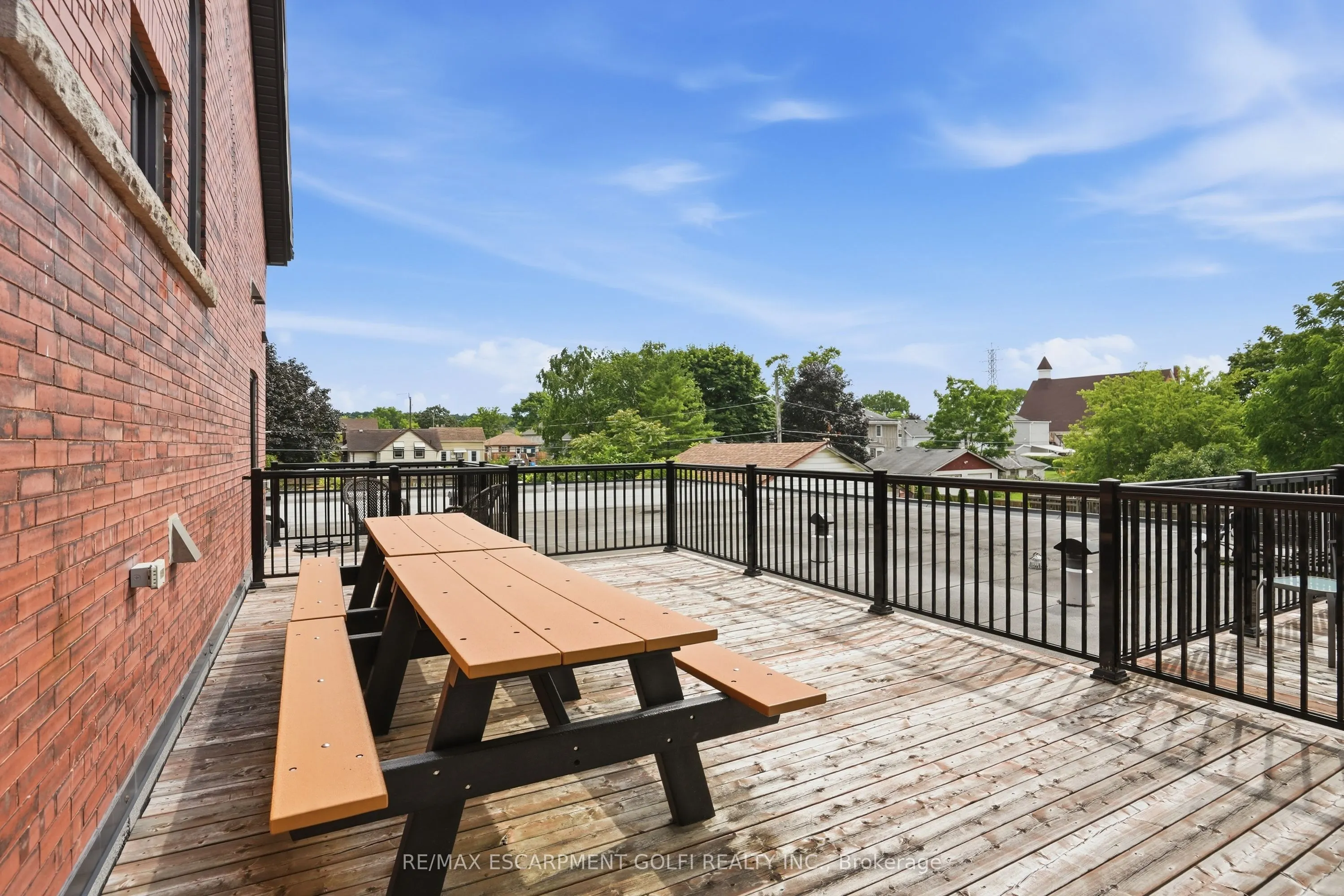 405 Merritt Street #8