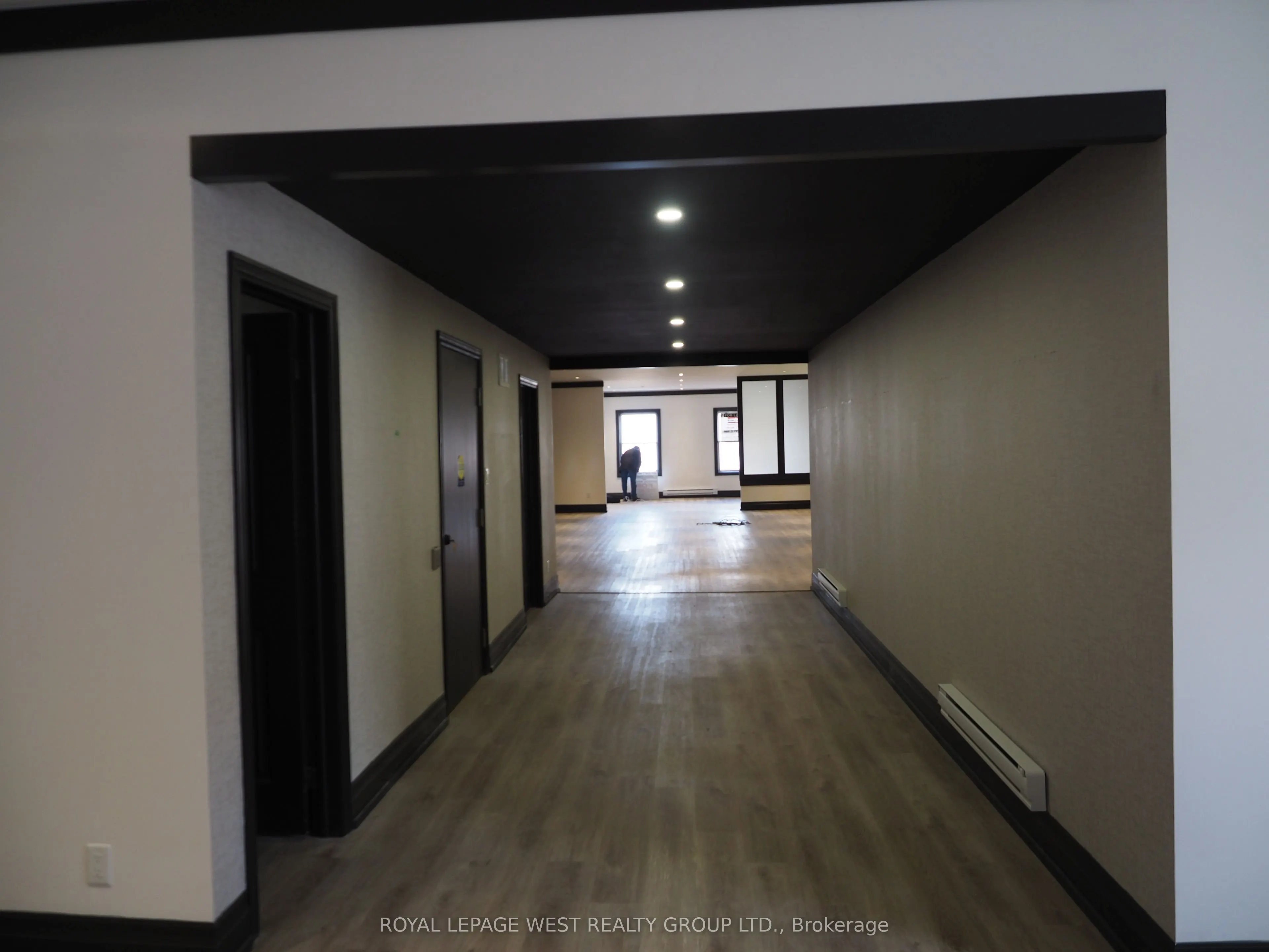 69 Main Street E #UPPER LEVEL