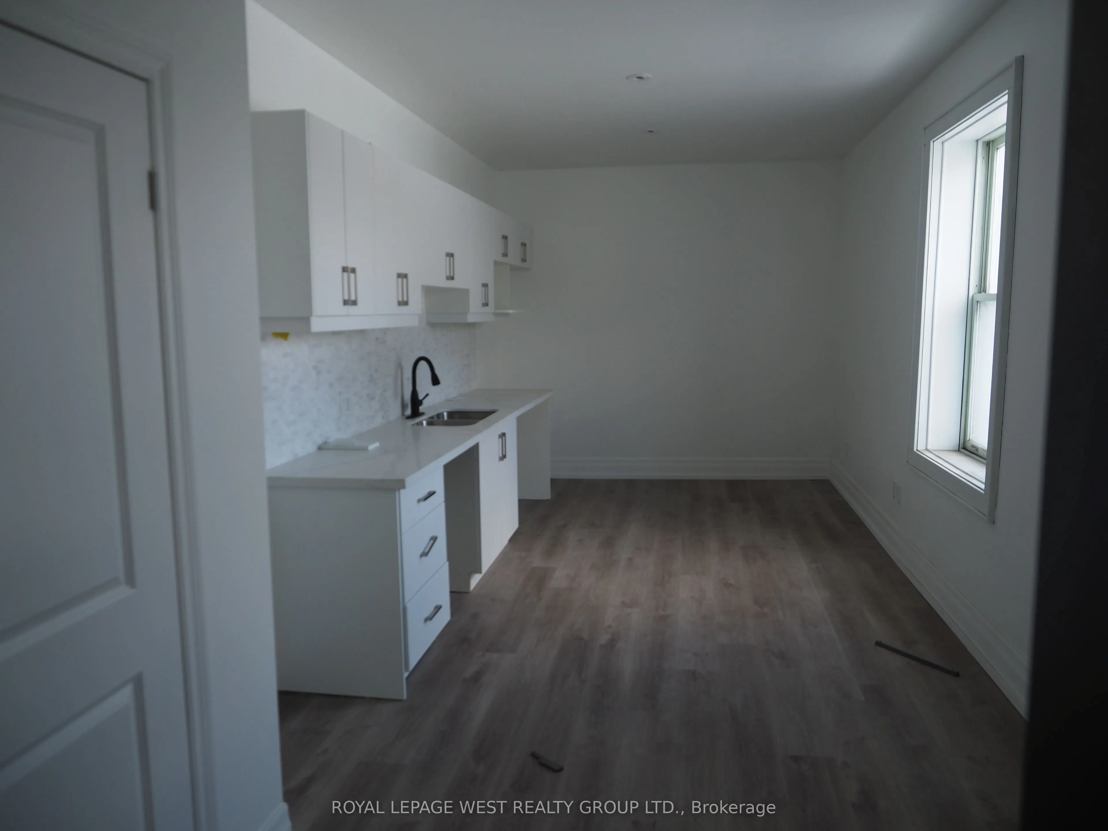 69 Main Street E #UPPER LEVEL