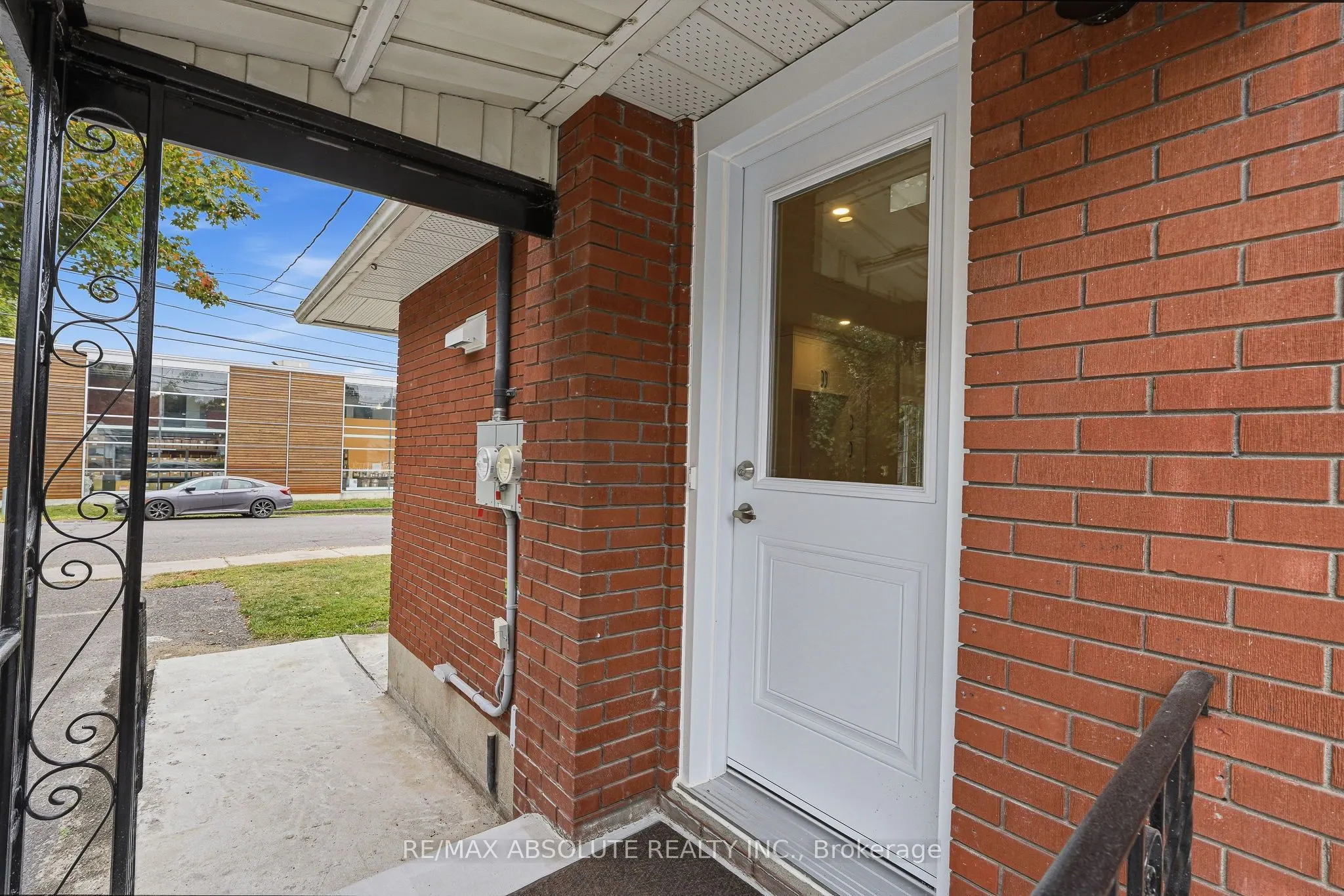 1095 Kenaston Street