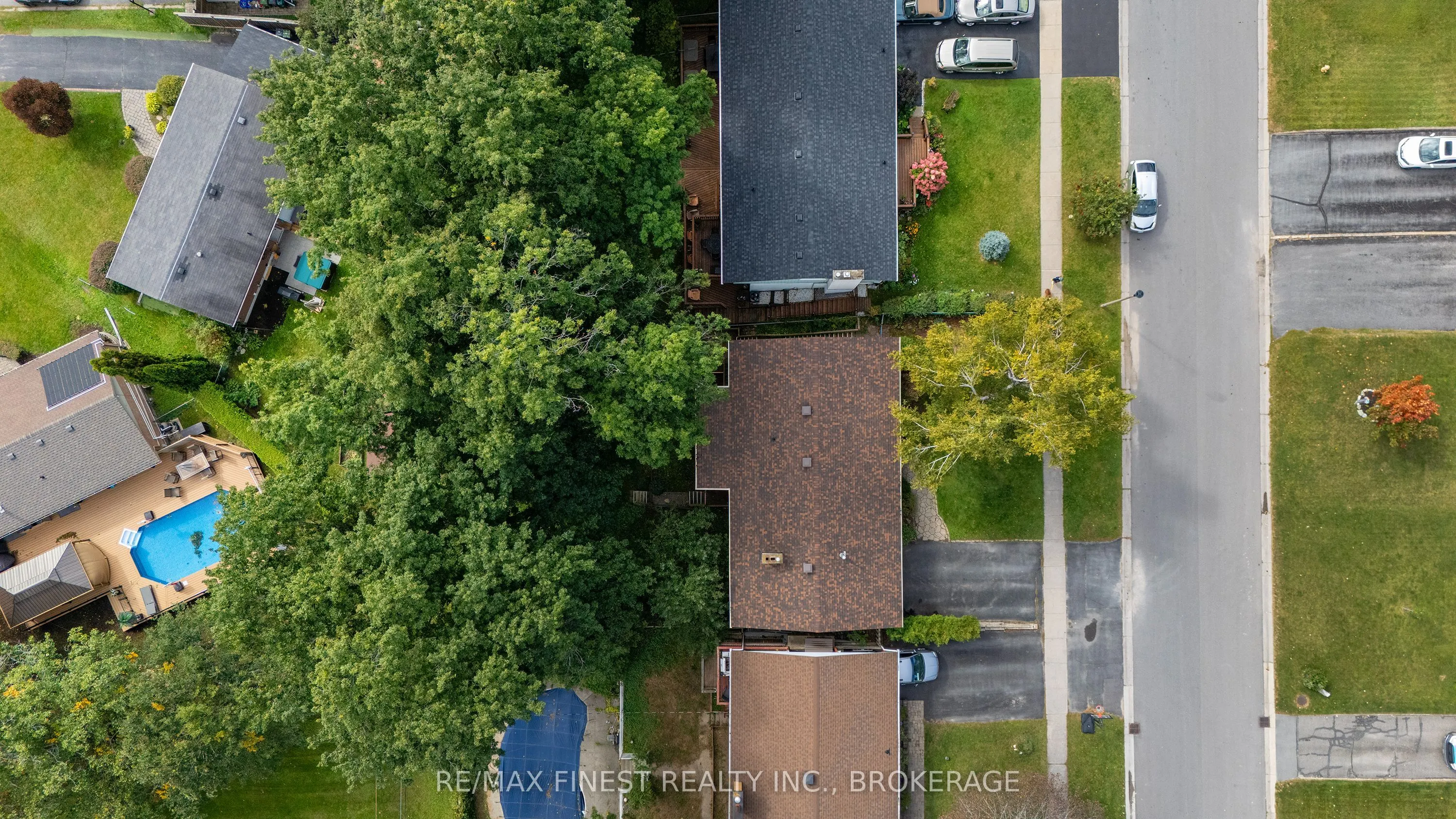 933 Mayfair Crescent