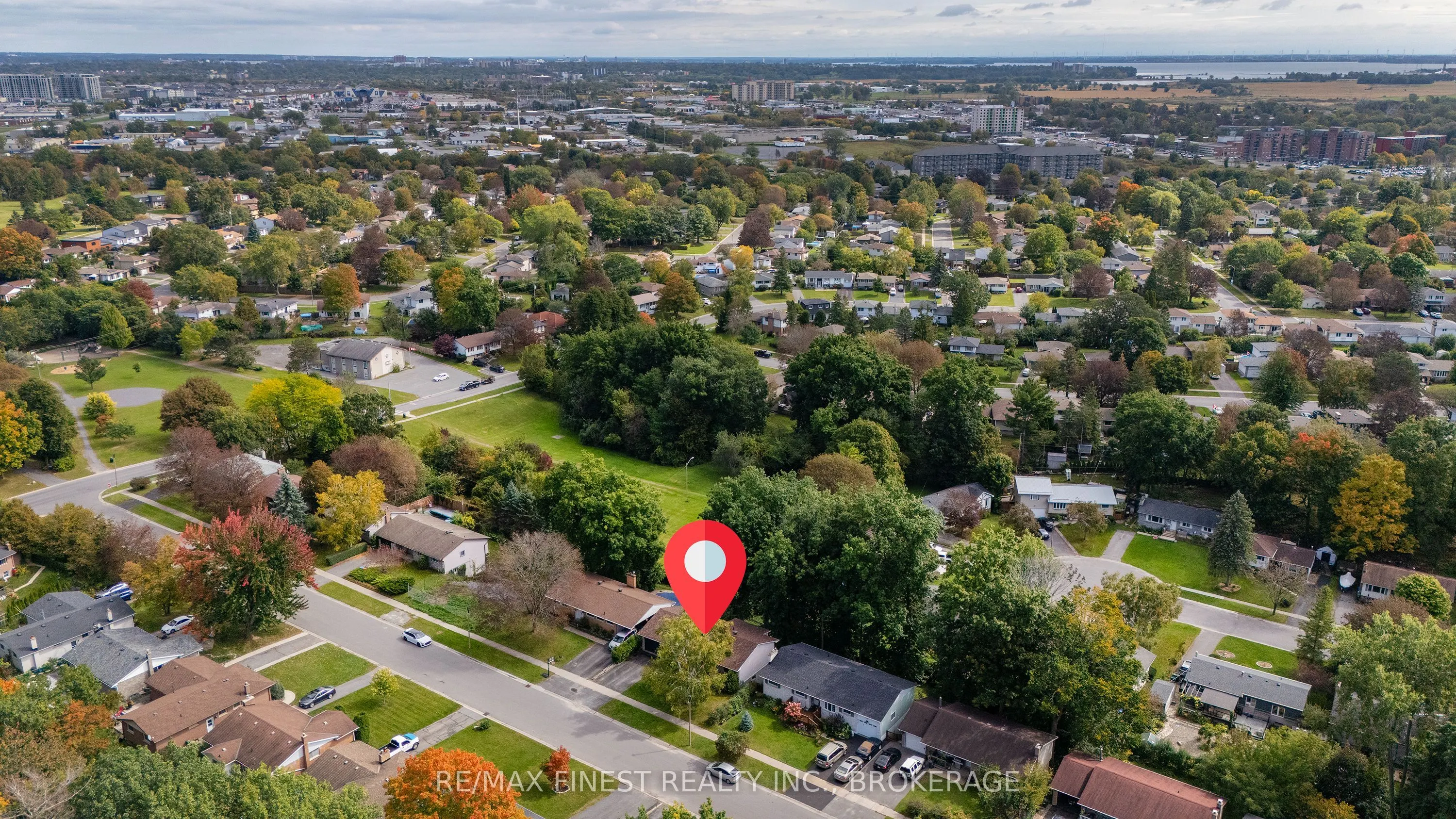 933 Mayfair Crescent
