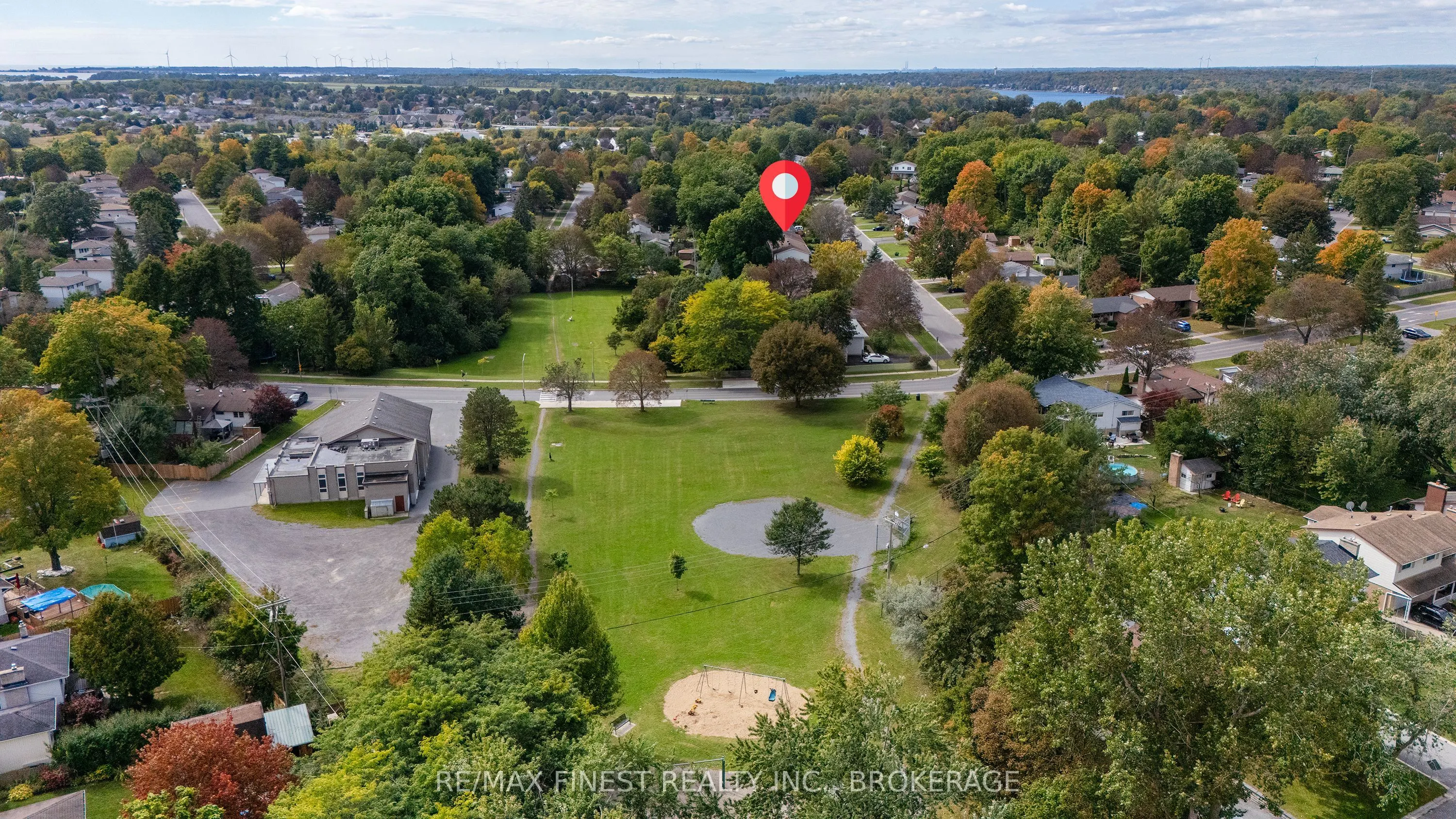 933 Mayfair Crescent