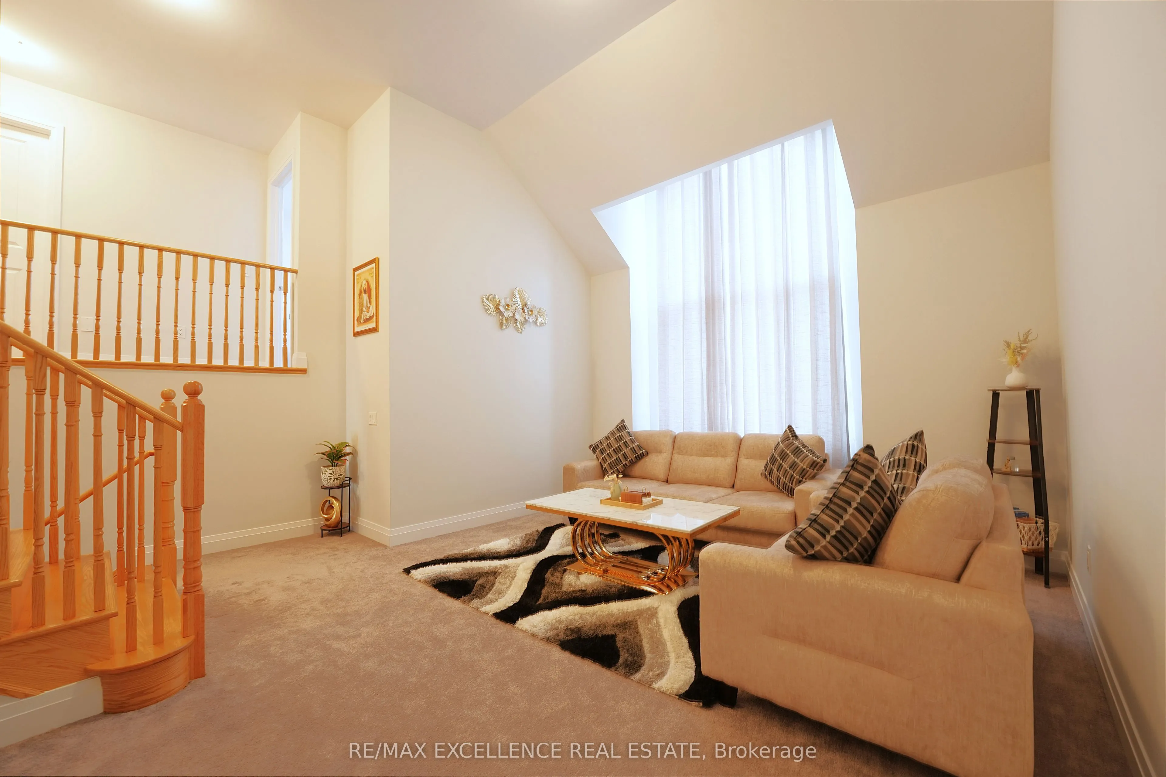 851 Queenston Boulevard