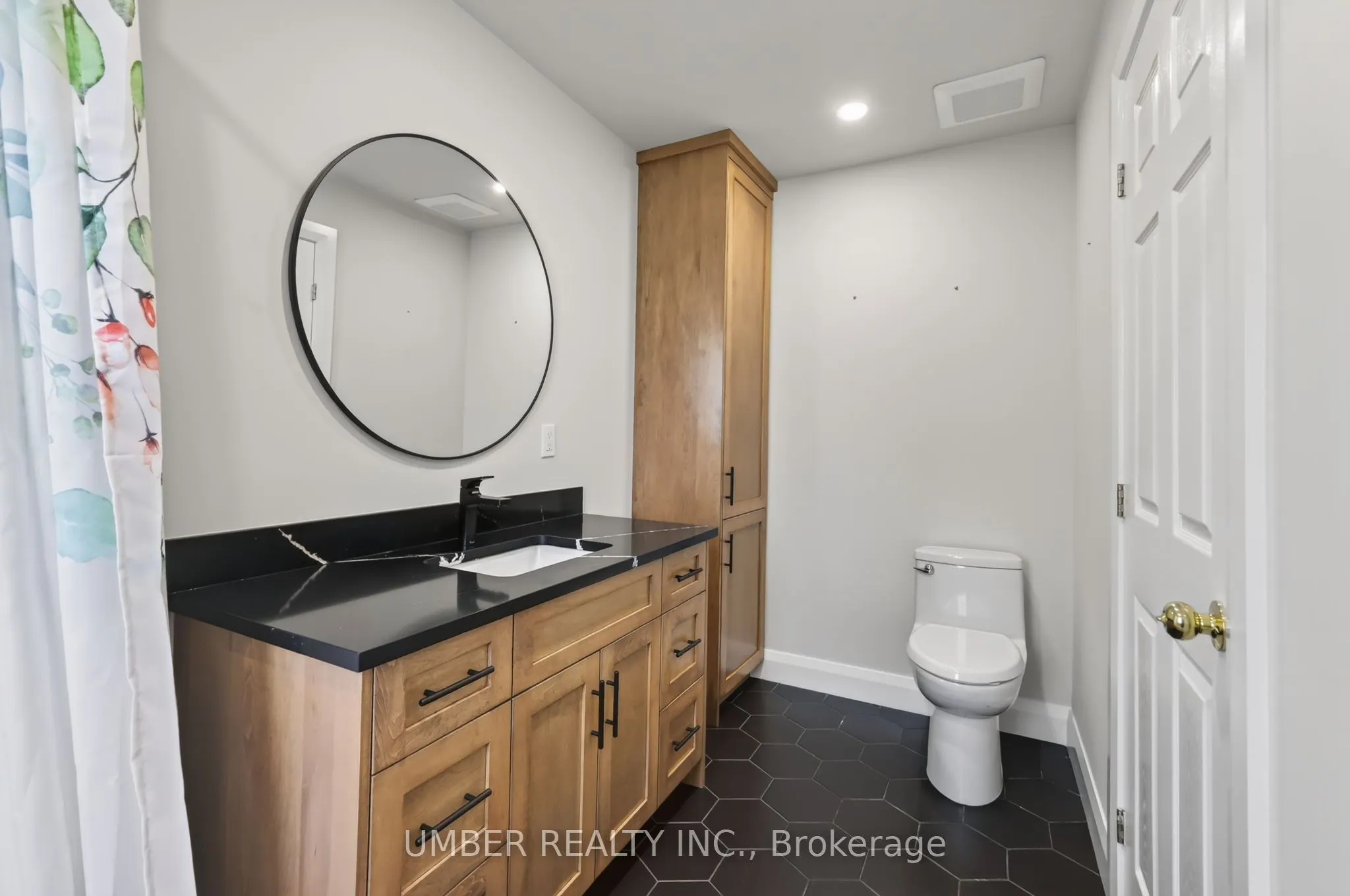 5539 Doctor Leach Drive