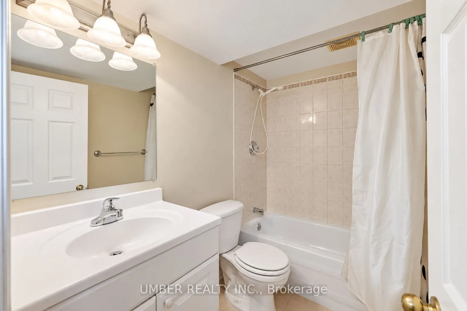 5539 Doctor Leach Drive