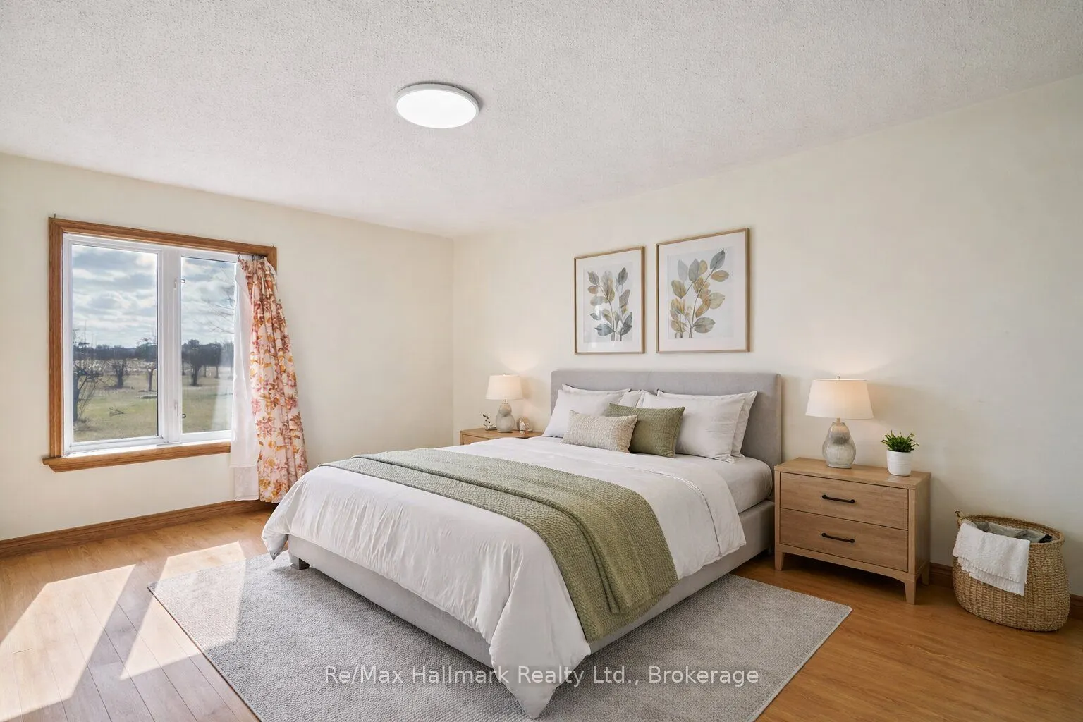 232 Eighth Road E