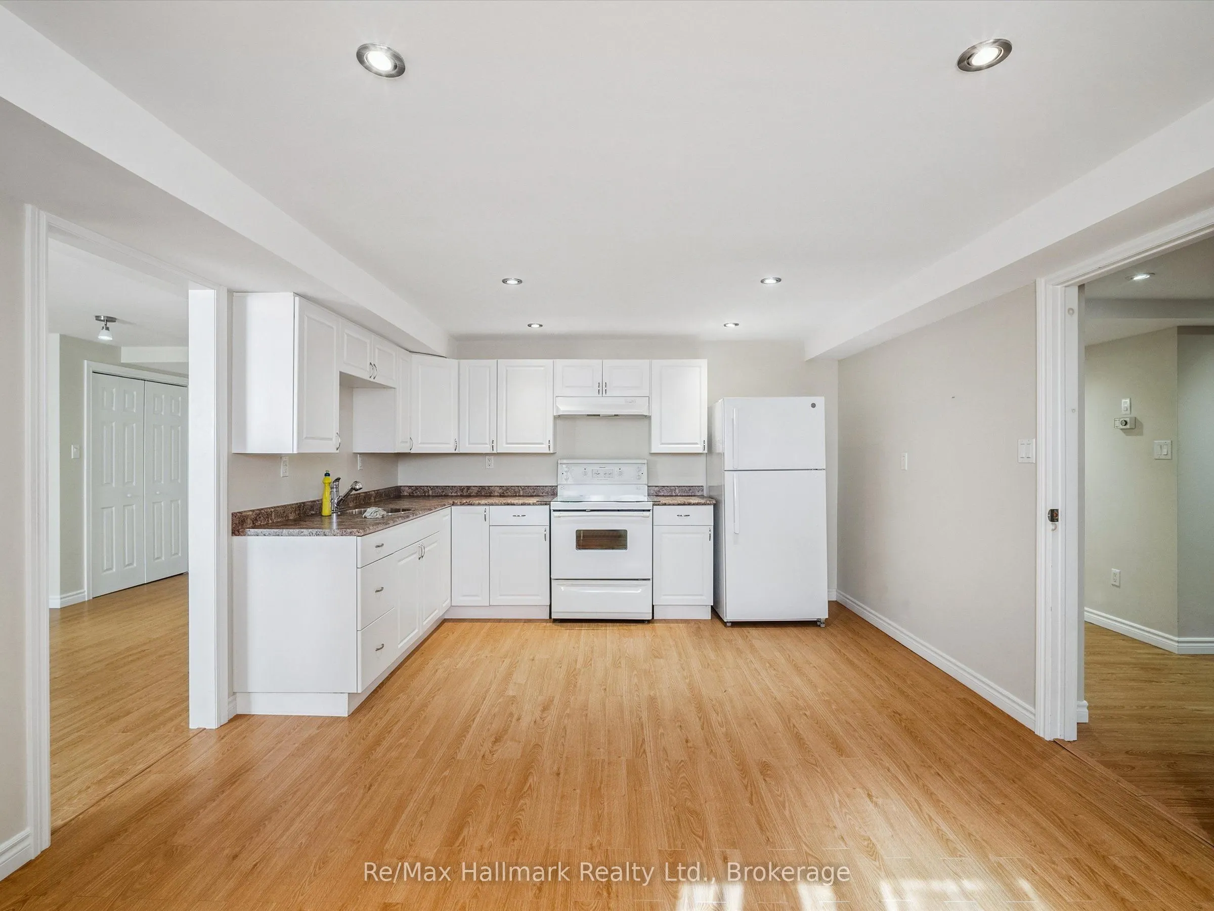 232 Eighth Road E