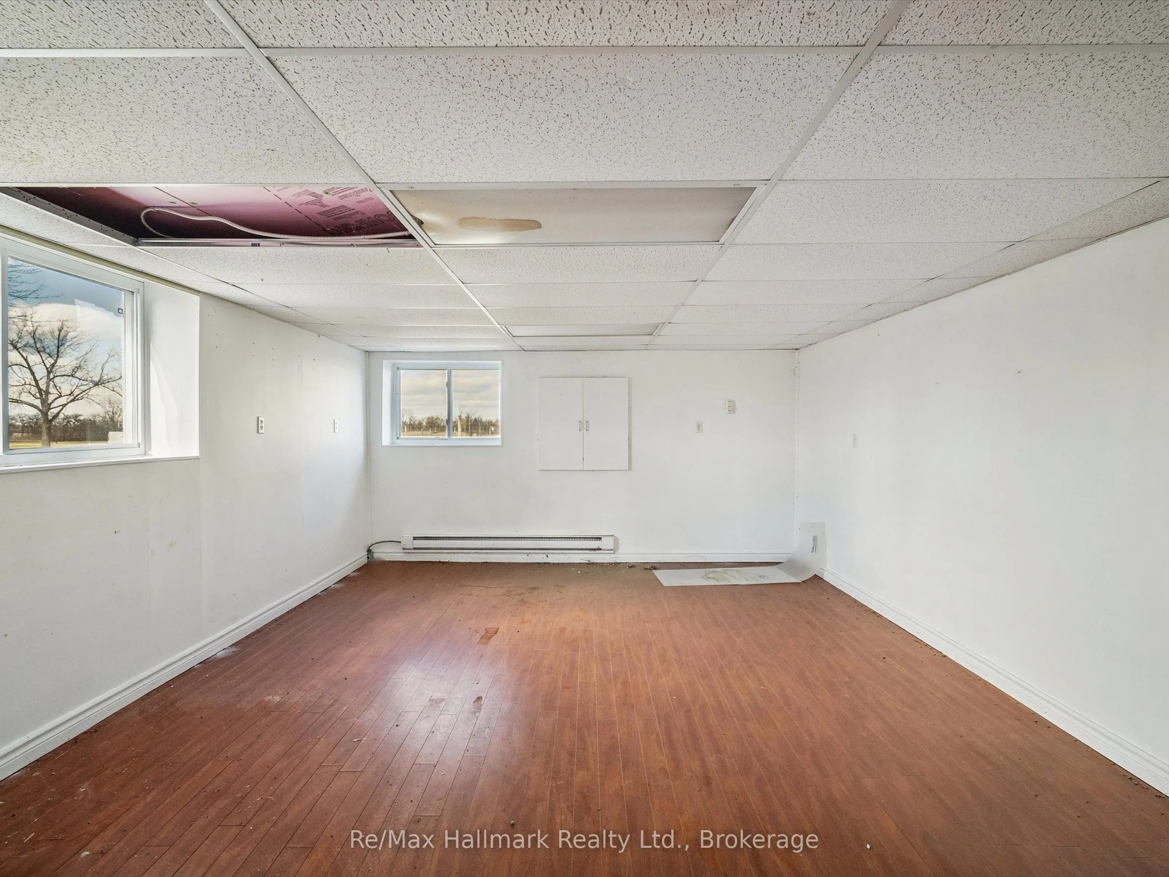 232 Eighth Road E