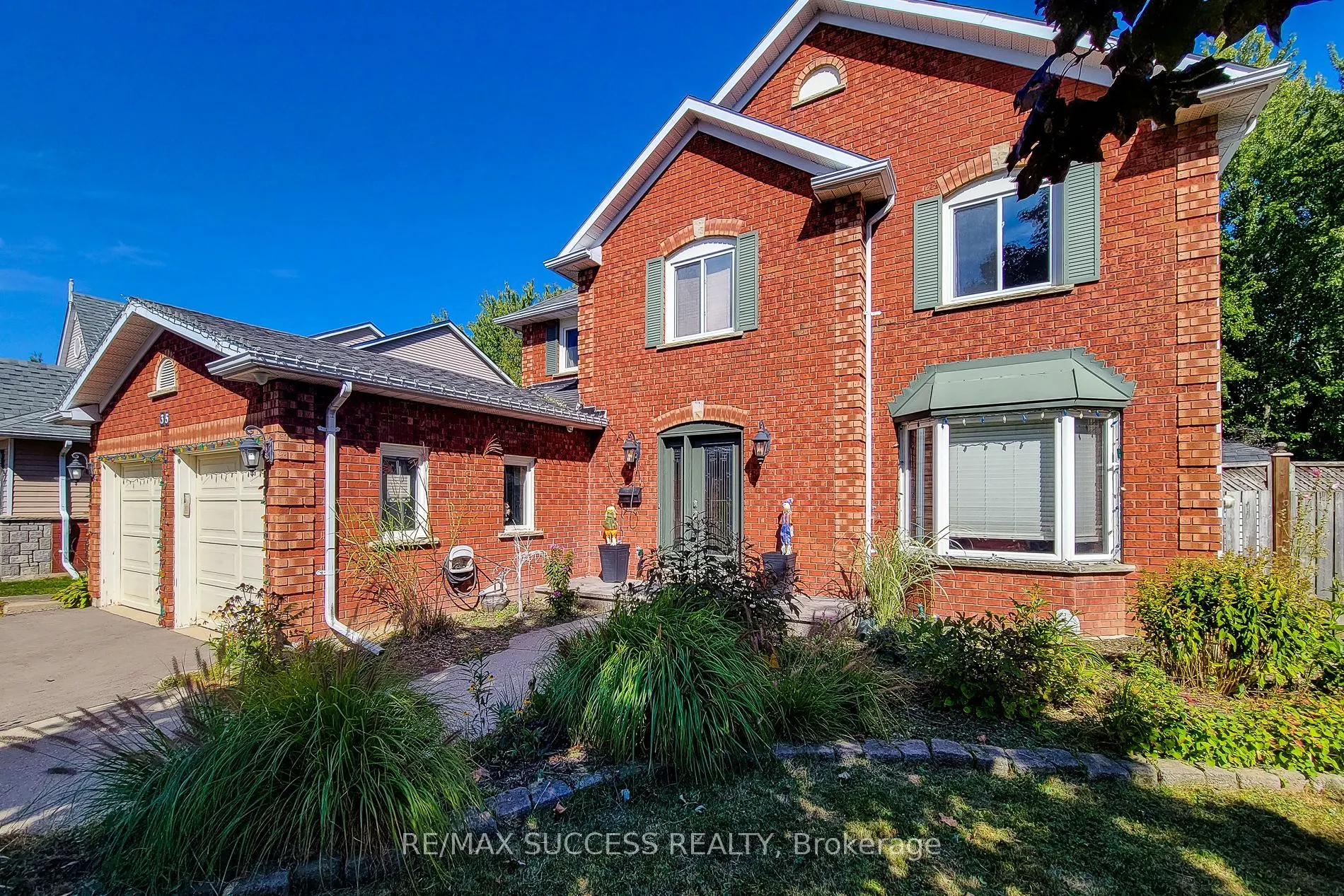 35 Ravenwood Road