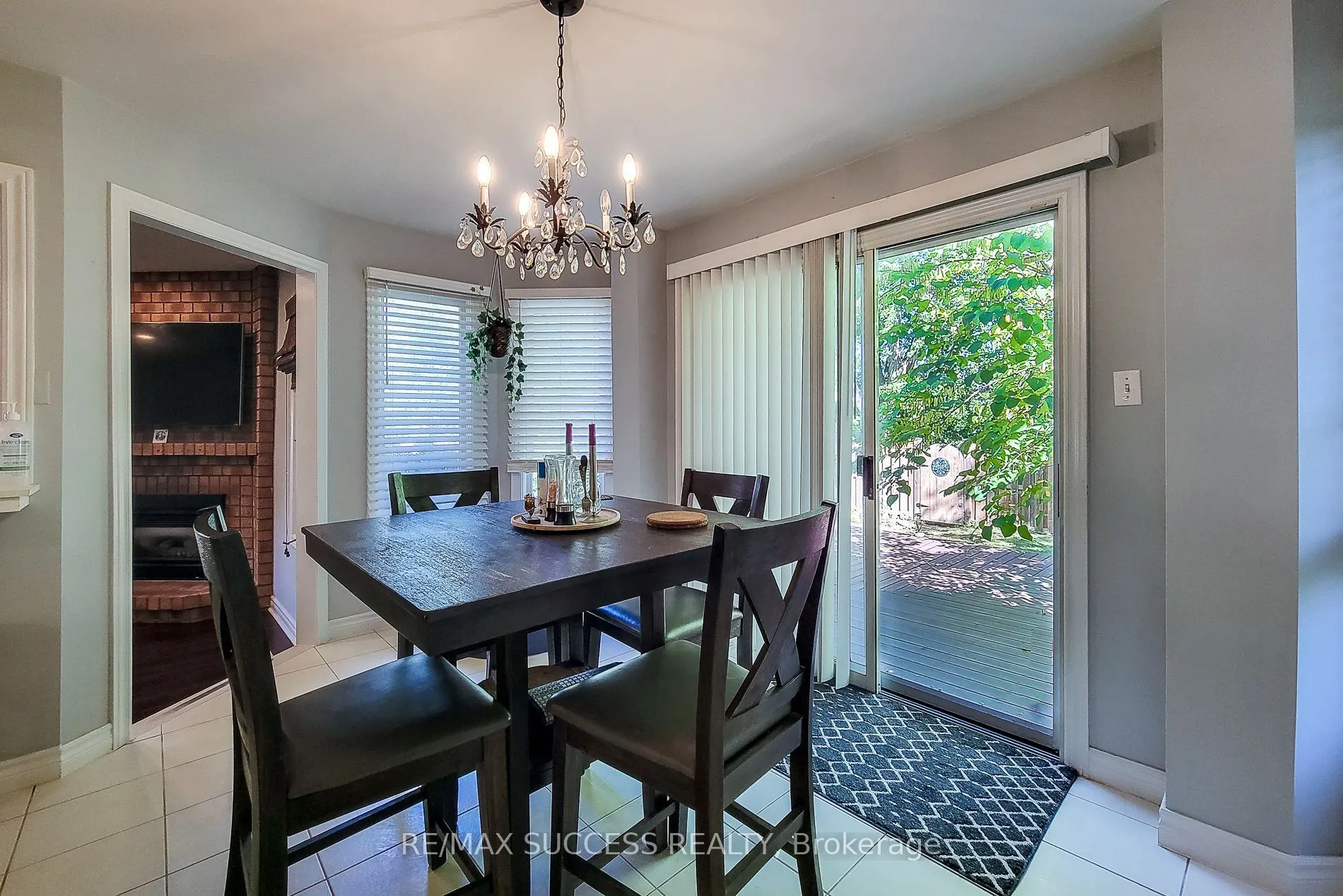 35 Ravenwood Road