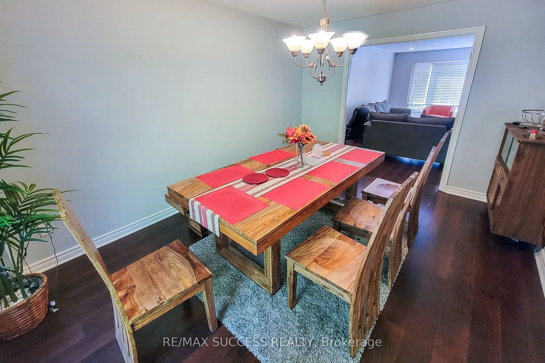 35 Ravenwood Road