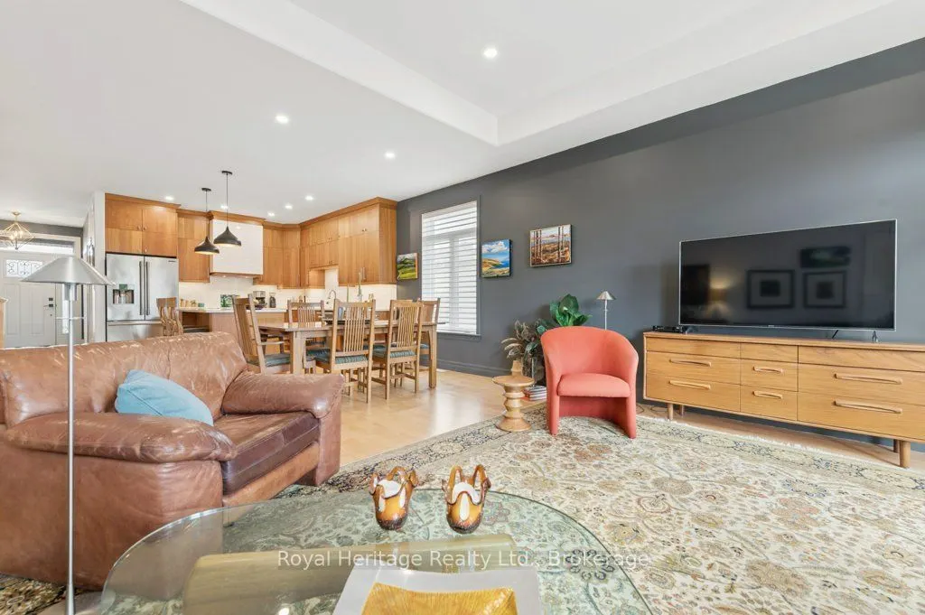 54 Hummingbird Drive