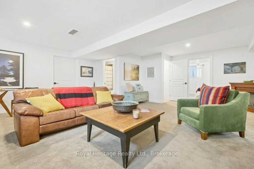 54 Hummingbird Drive