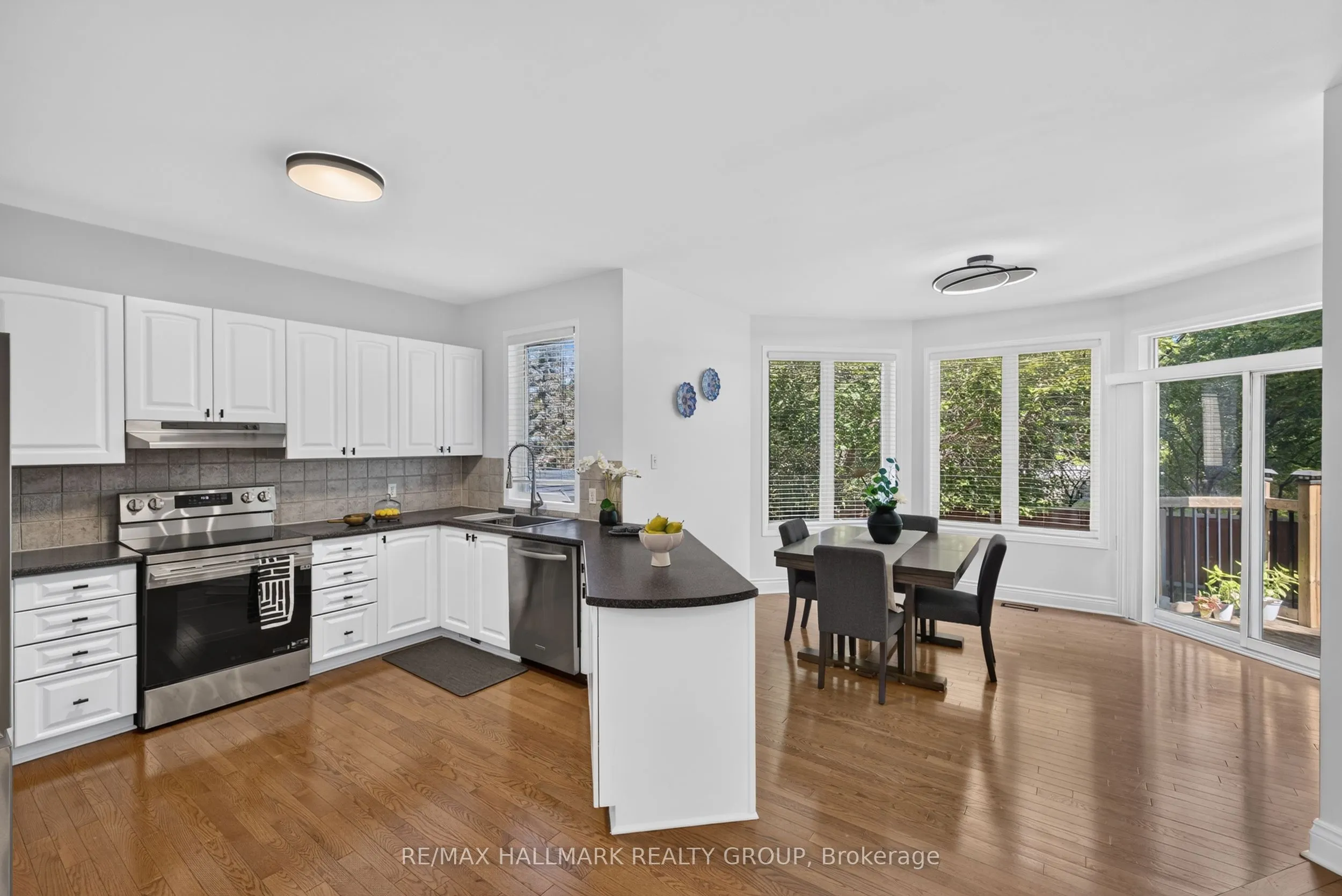 42 Glenrill Place S