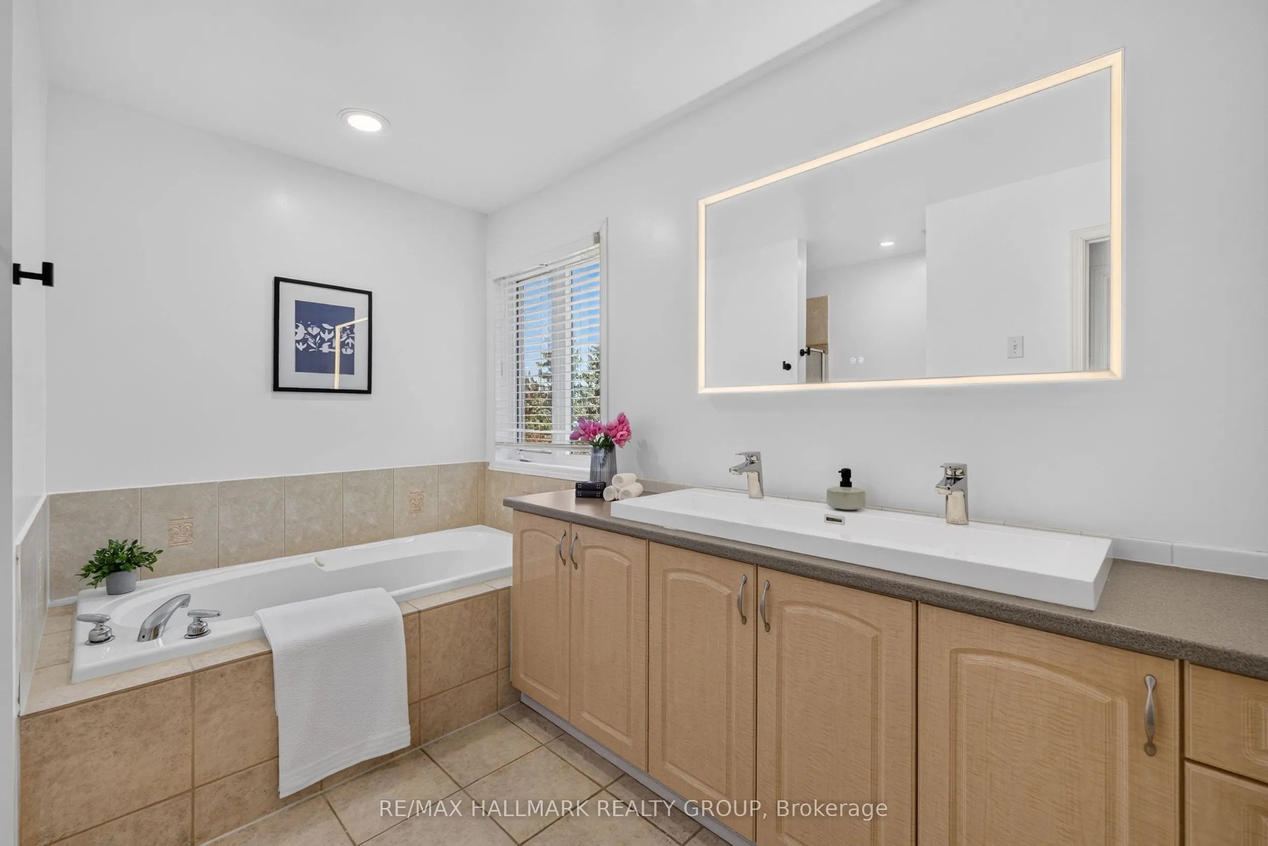 42 Glenrill Place S