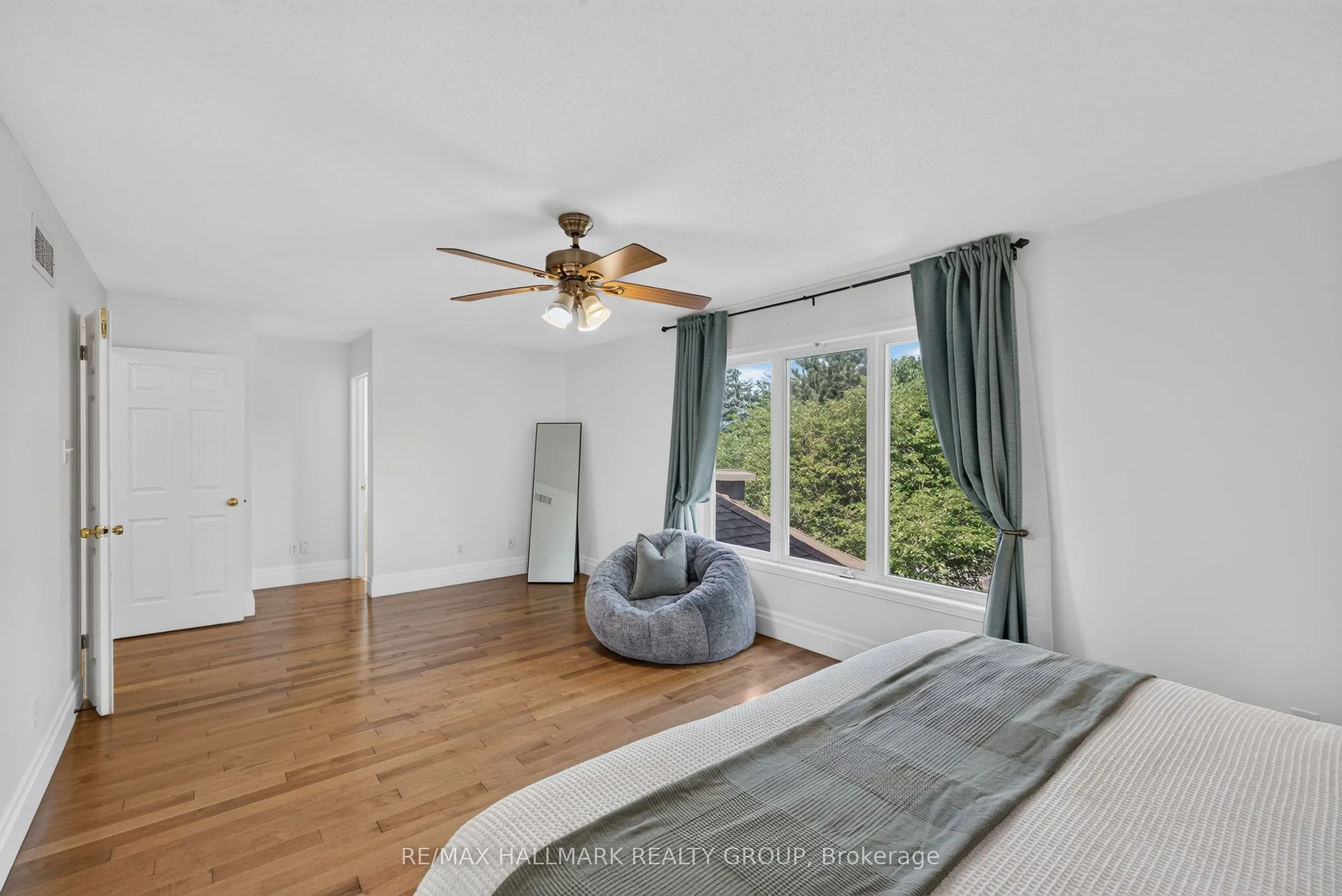 42 Glenrill Place S