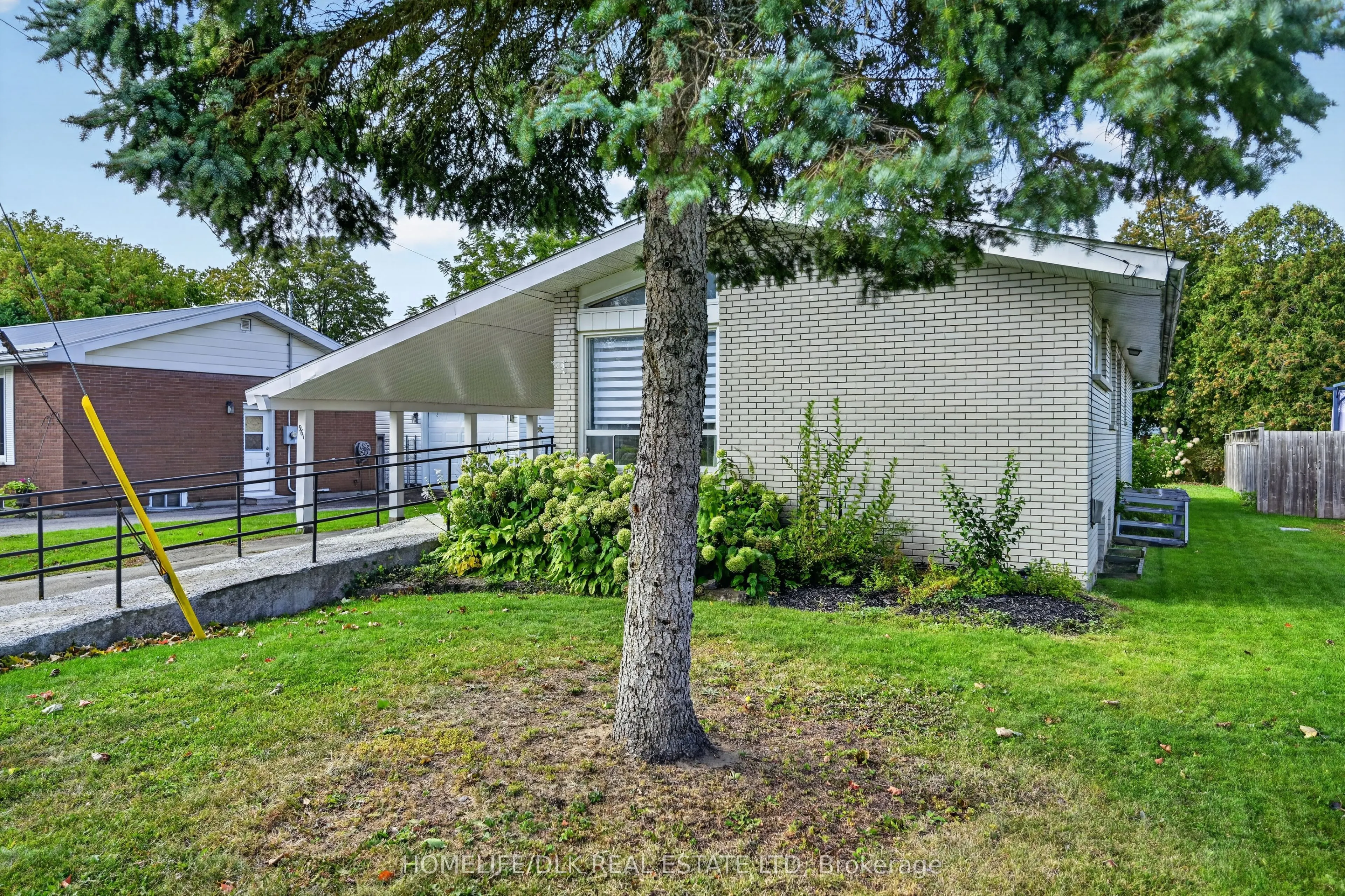 961 Massie Drive W