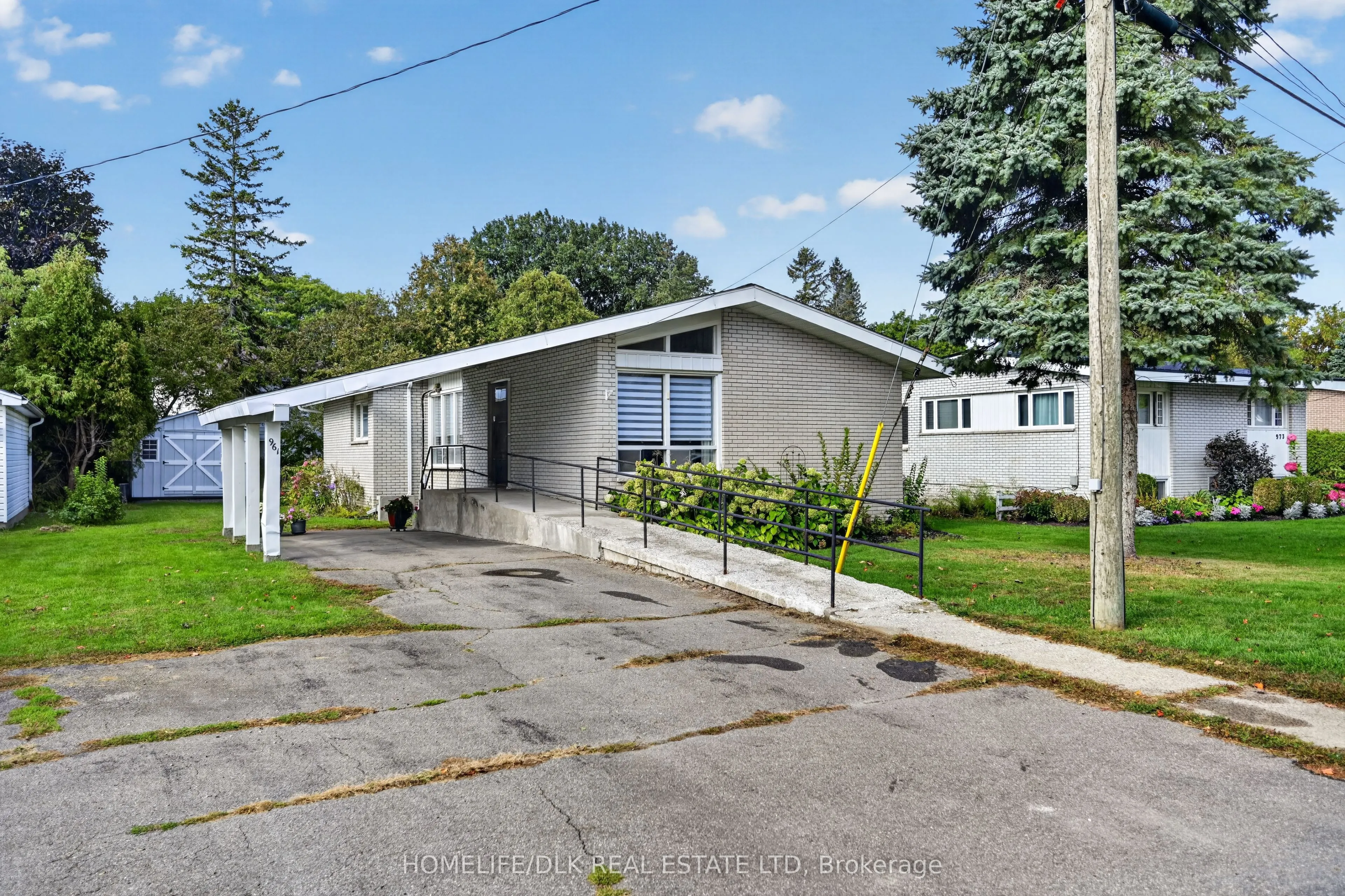 961 Massie Drive W