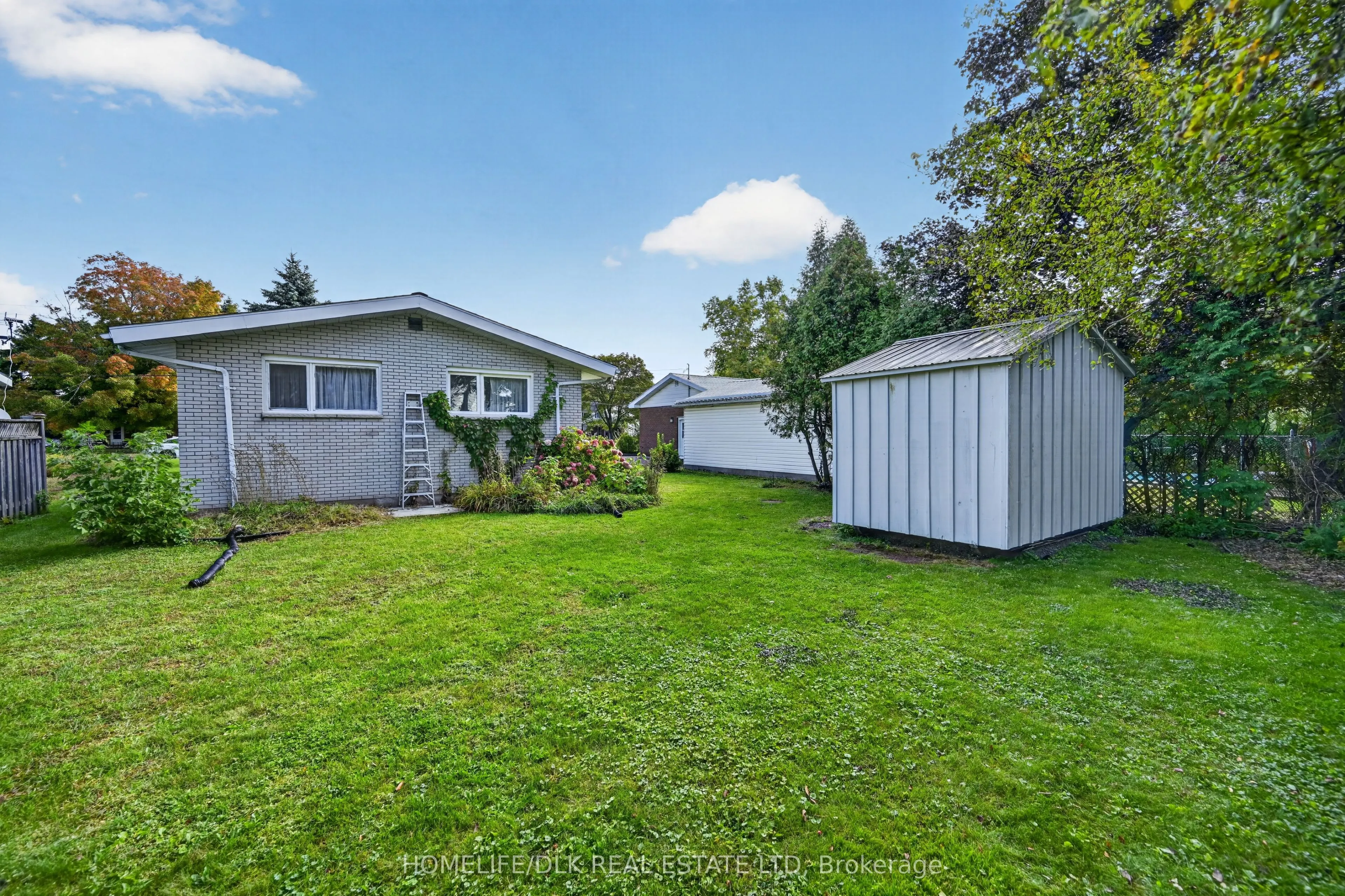 961 Massie Drive W