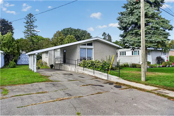 961 Massie Drive W