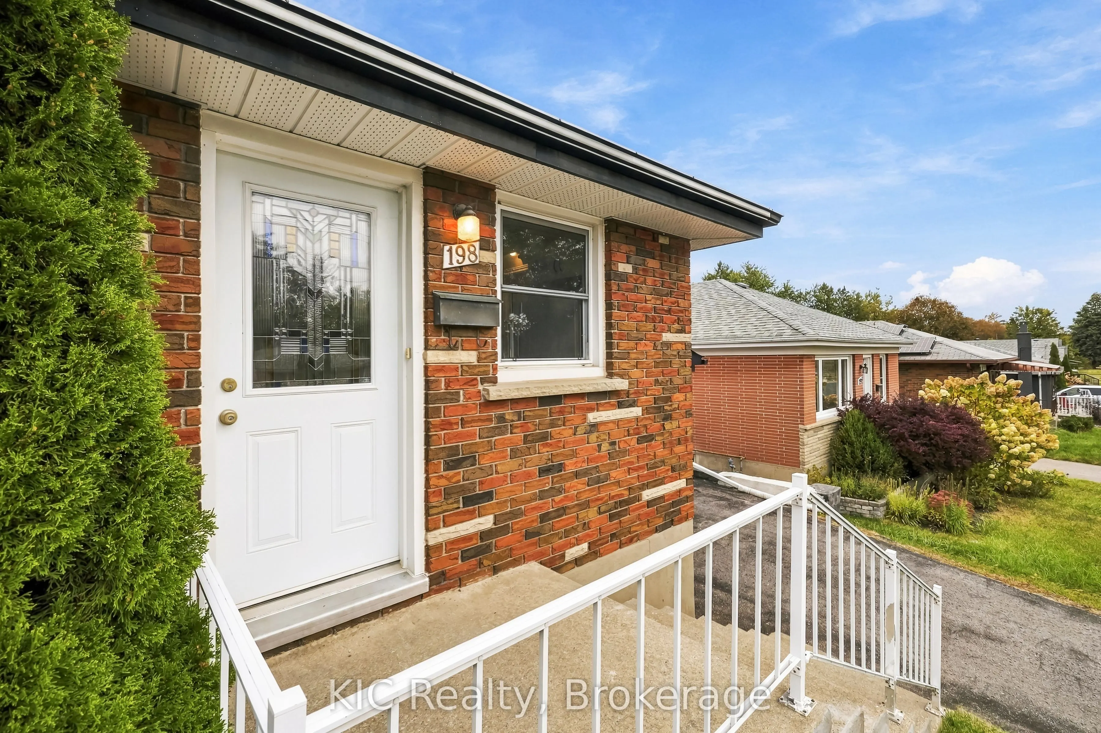 198 Mcclennan Street