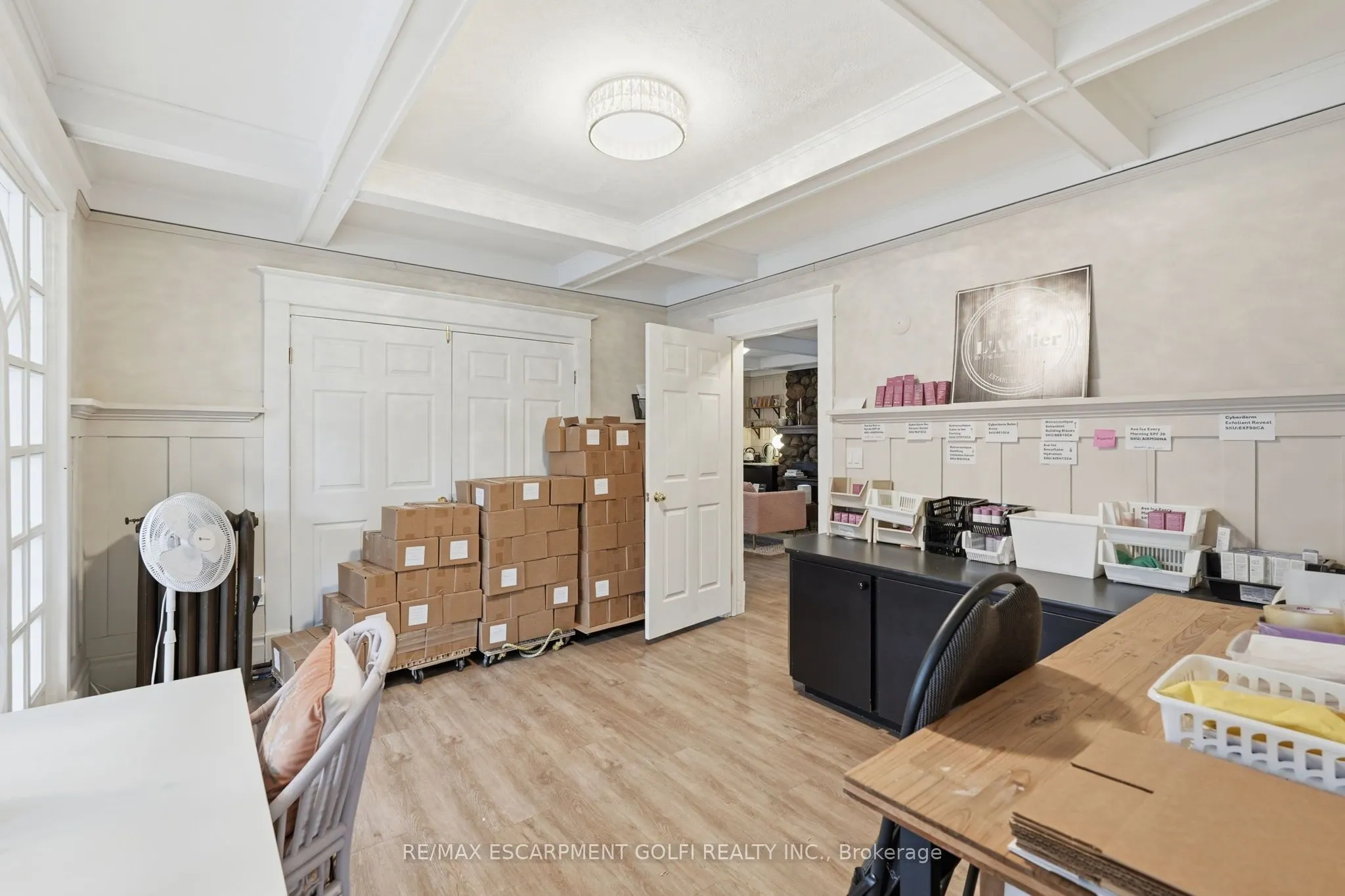 89 MAIN Street E #1