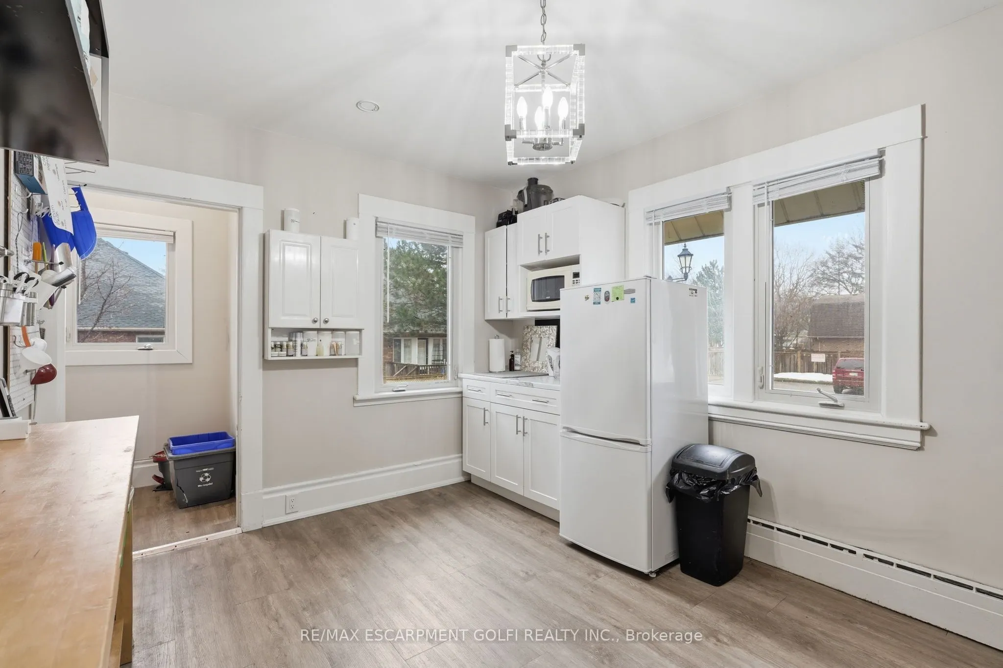 89 MAIN Street E #1