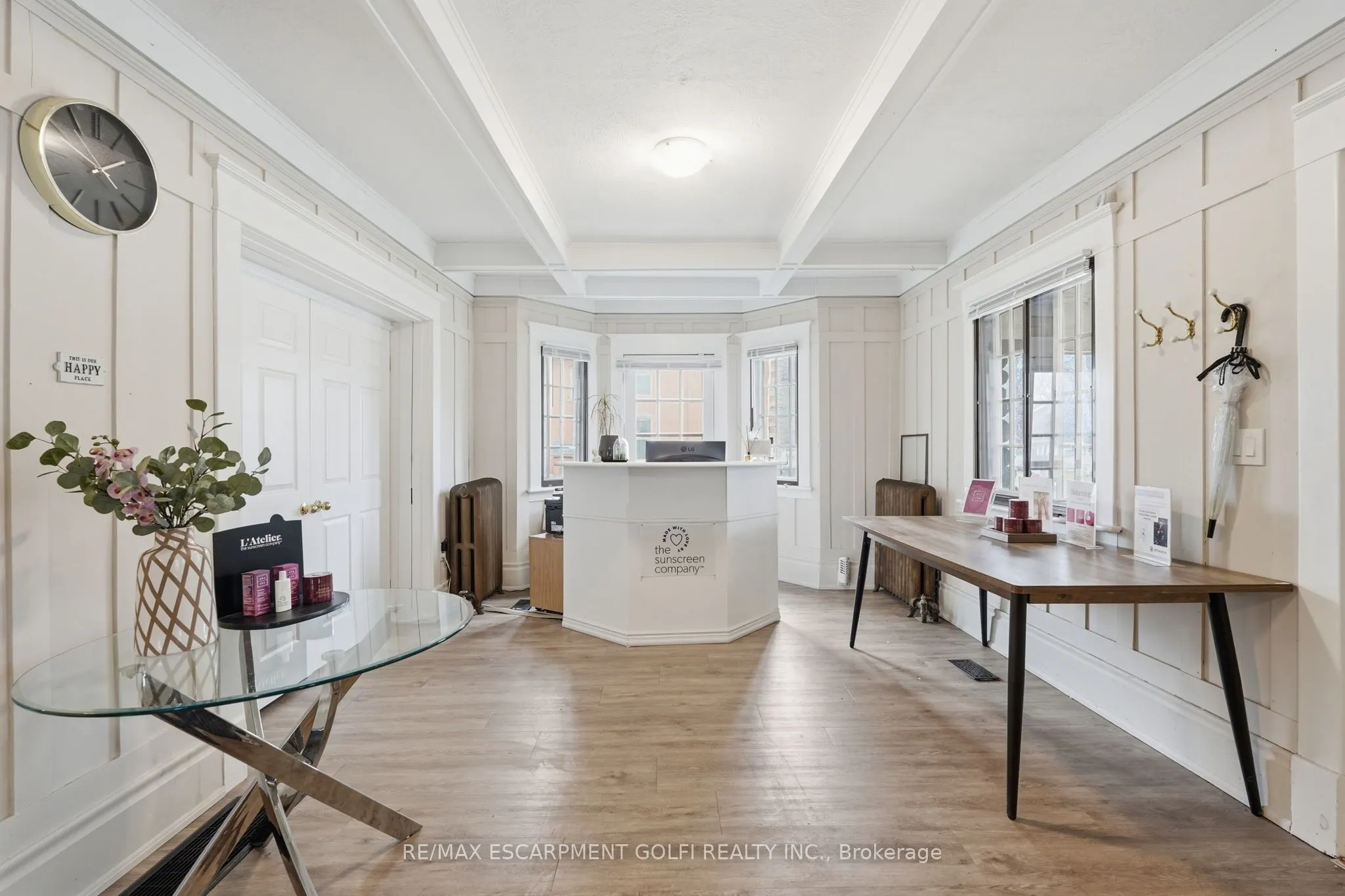 89 MAIN Street E #1